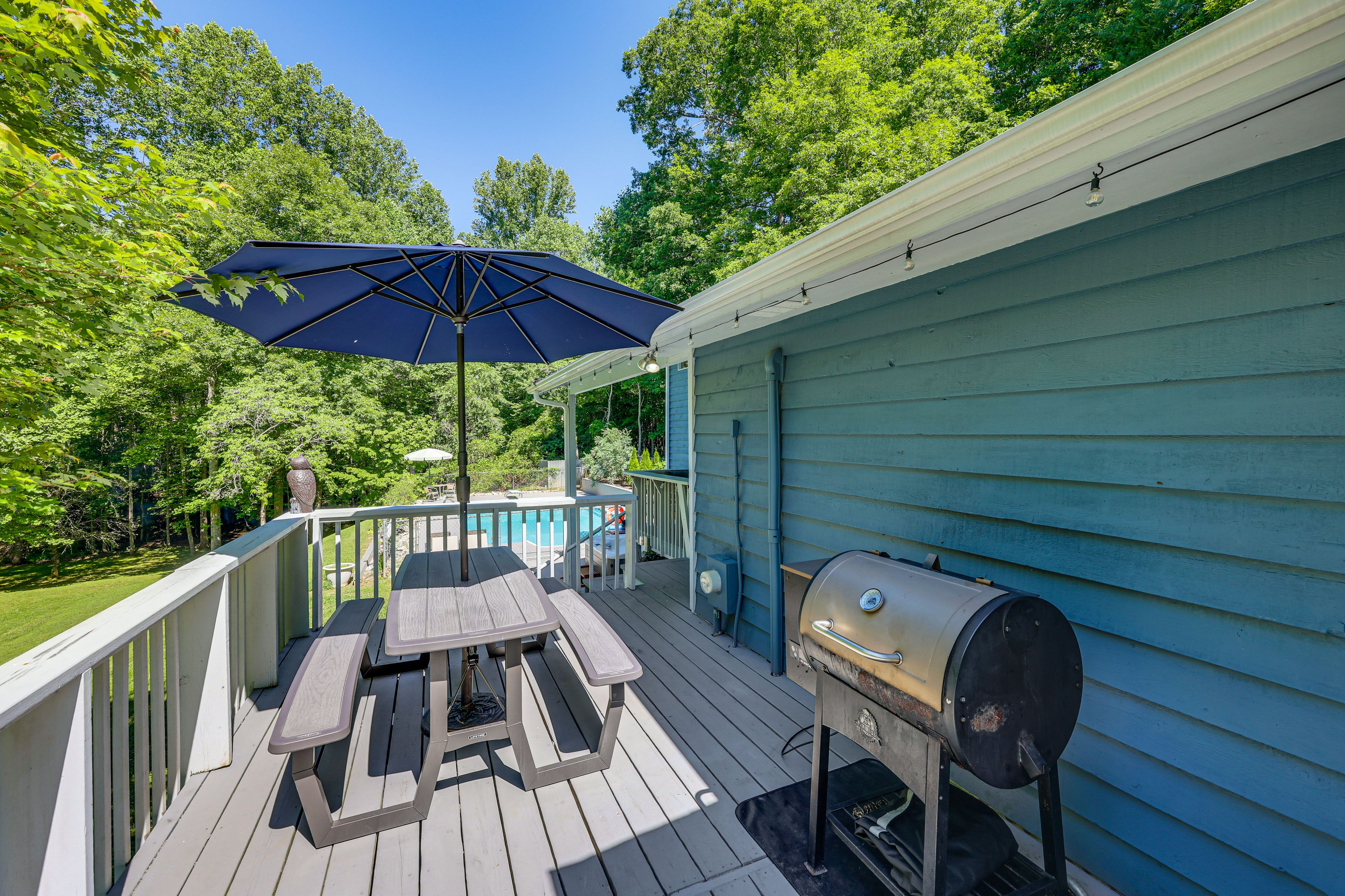 Deck | Outdoor Dining Area | Charcoal Grill