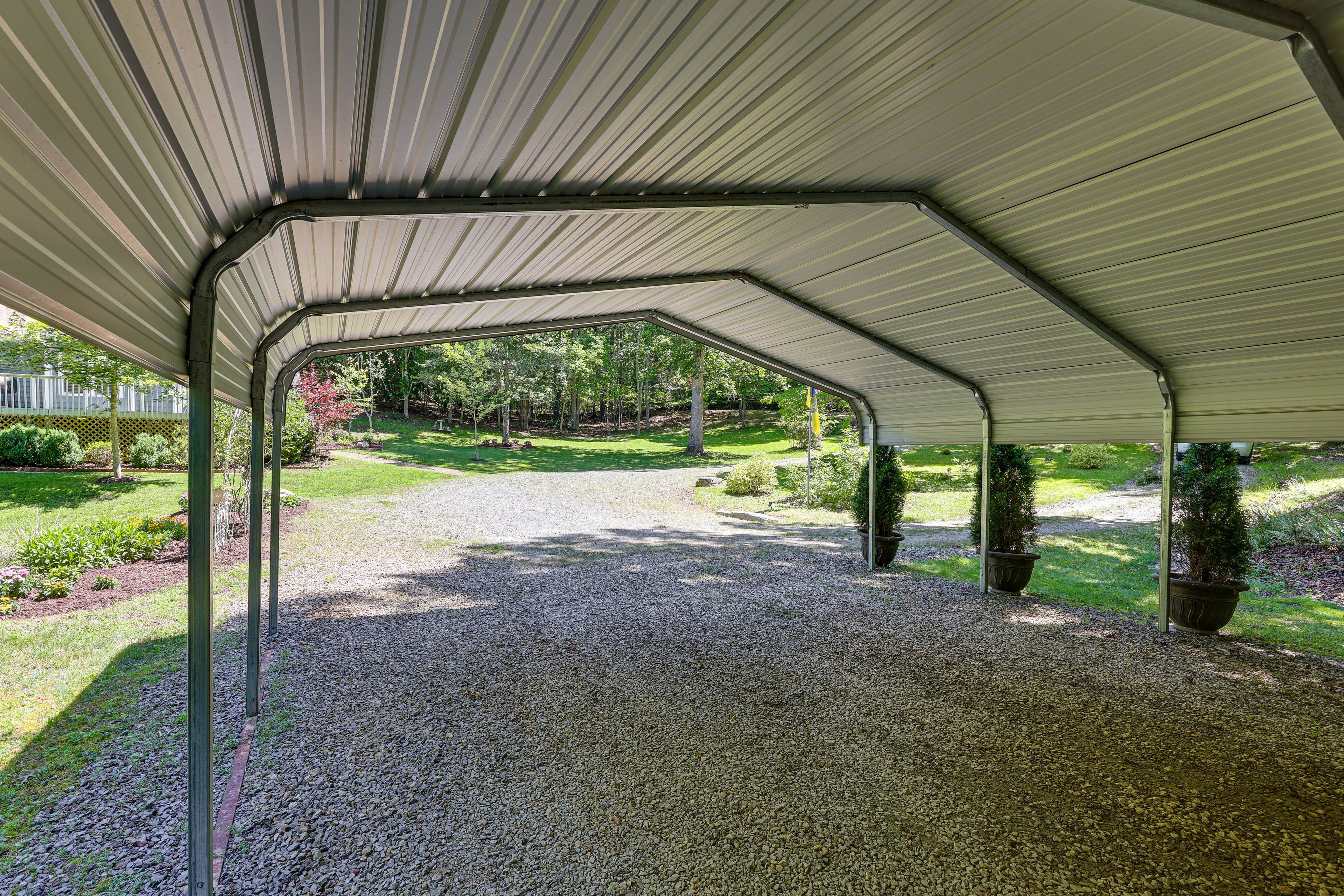 Parking | Driveway (6 Vehicles) | RV/Trailer Parking