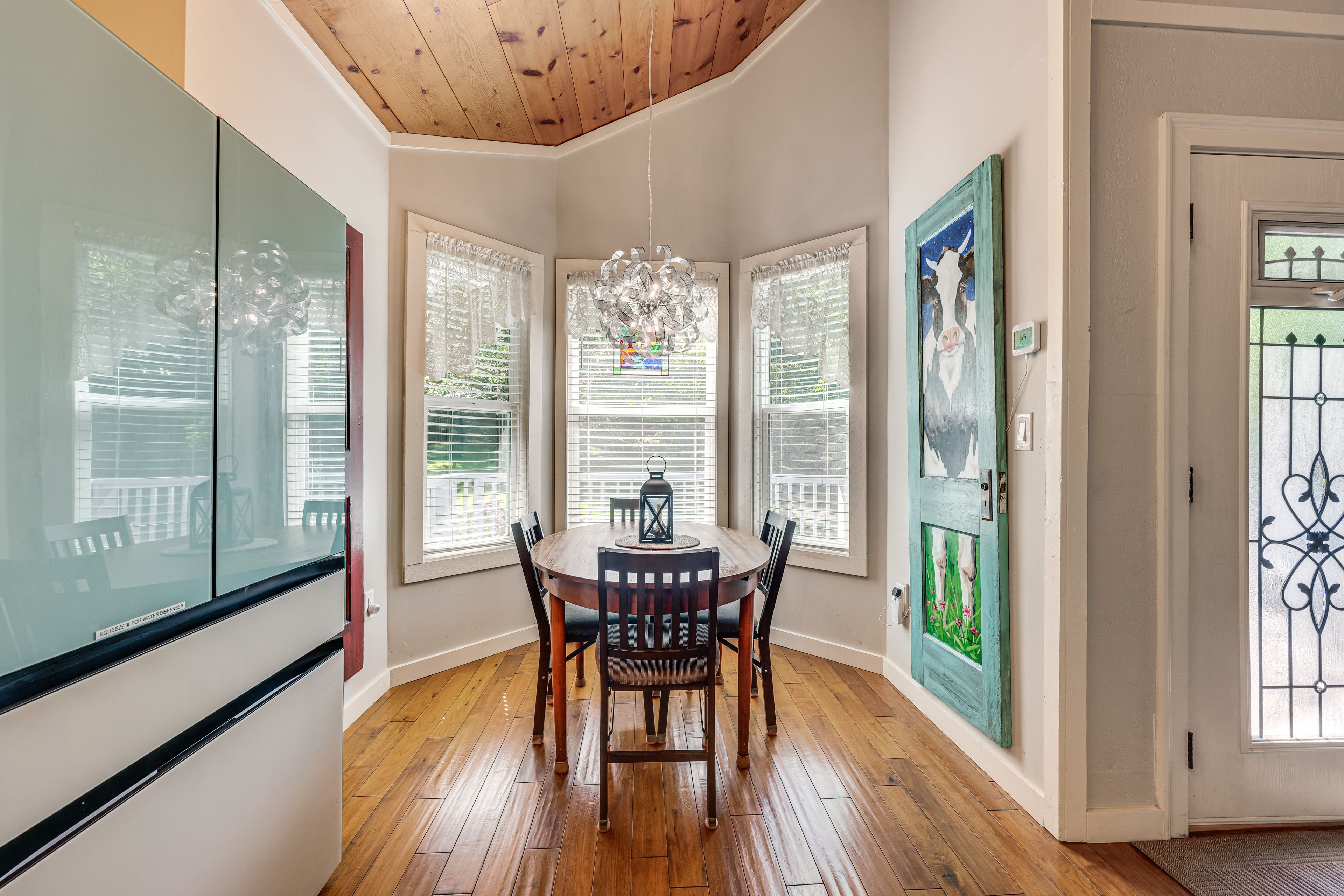 Dining Area | Dishware & Flatware