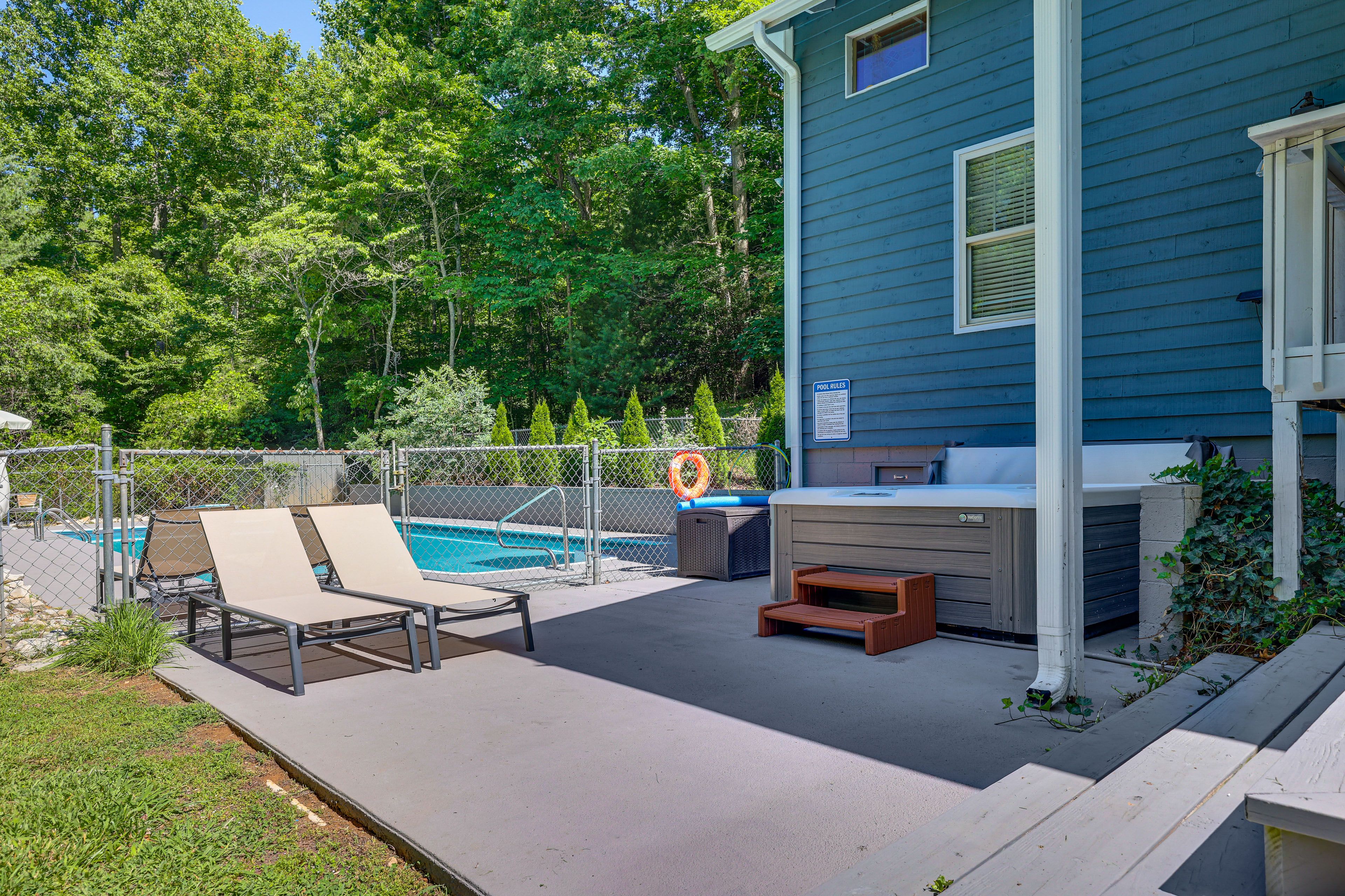 Patio | Outdoor Dining Area | Hot Tub