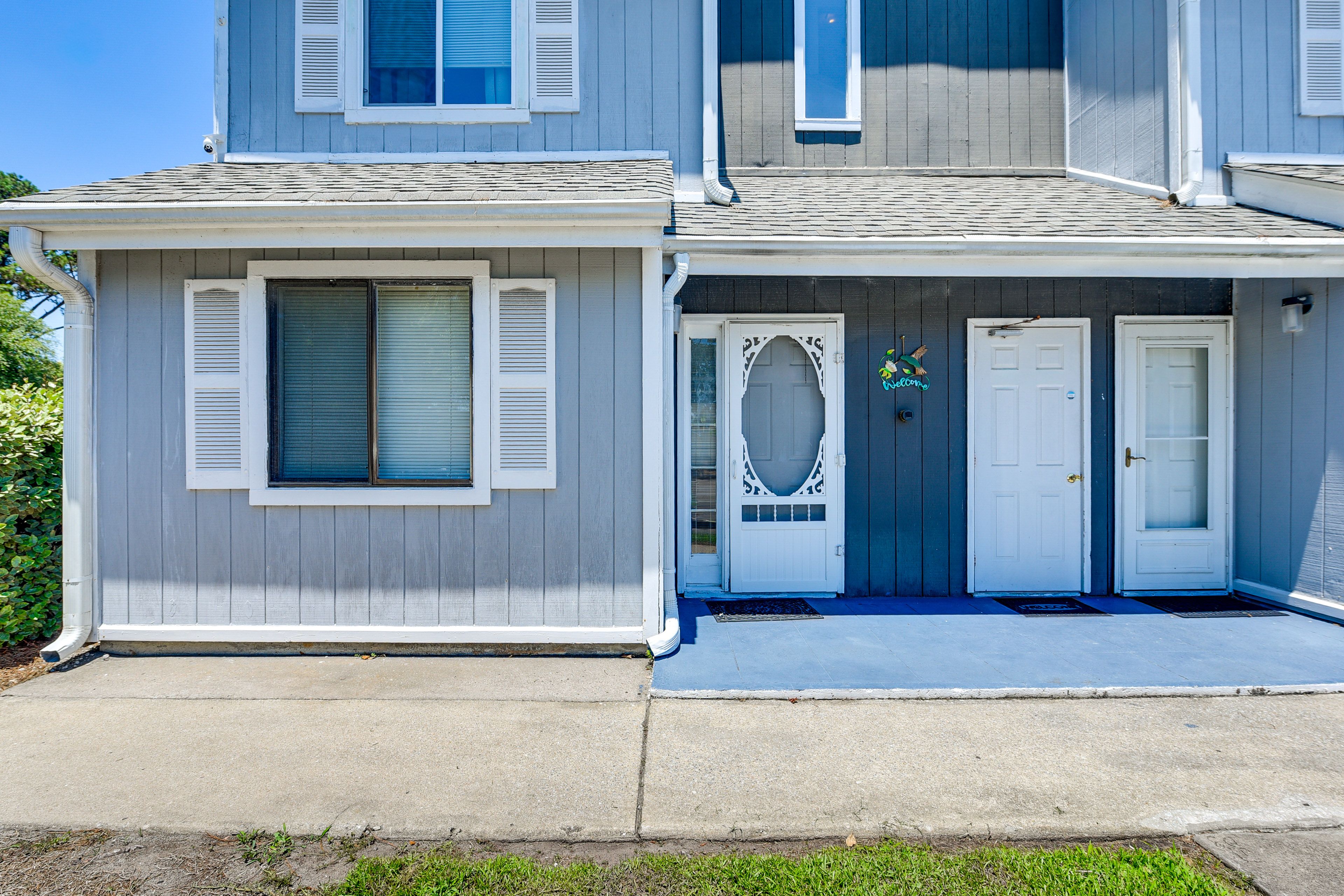 Property Exterior | Single-Level Studio