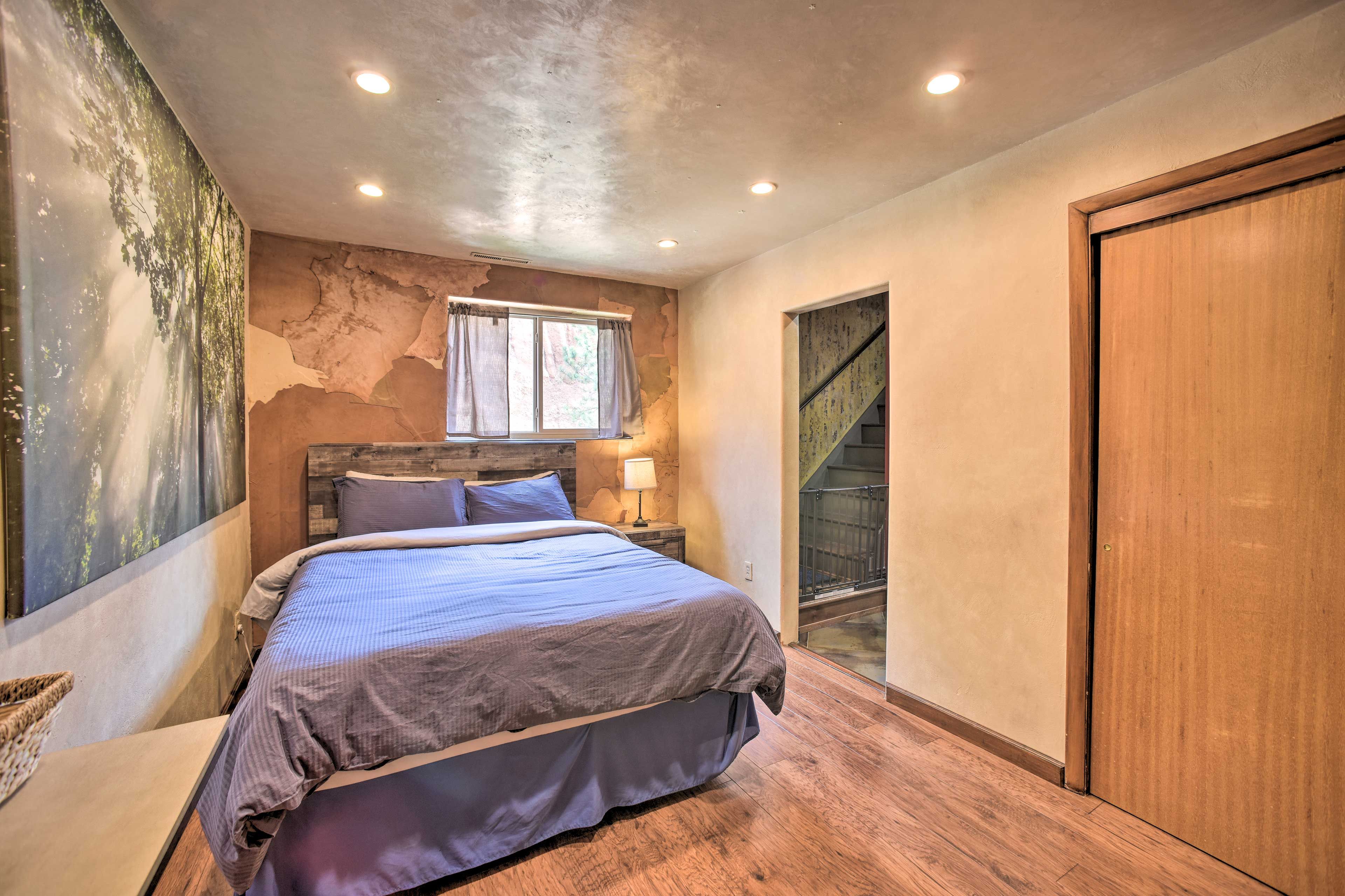 Bedroom 2 | Queen Bed