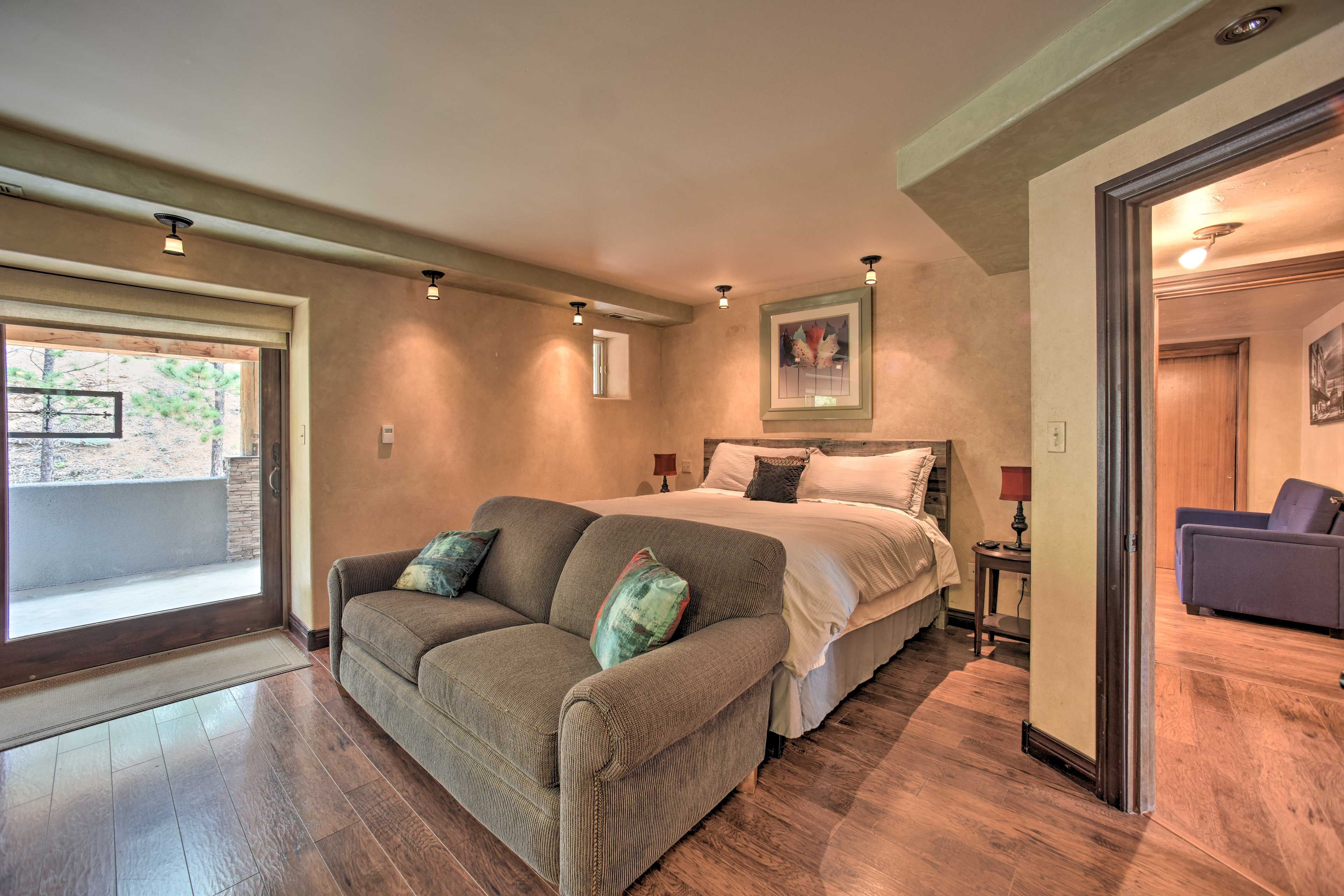 Bedroom 1 | King Bed | Twin Bed | Fireplace