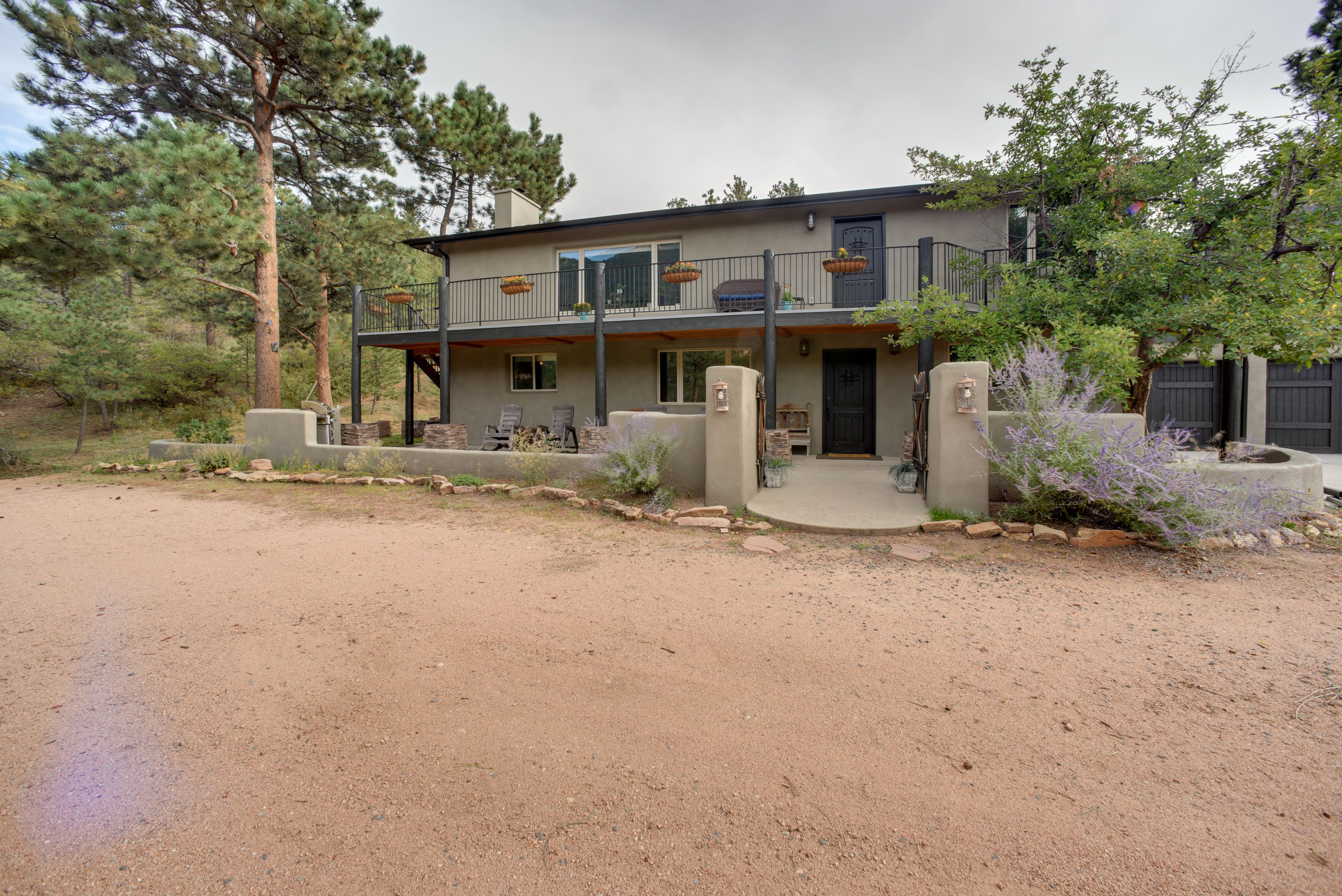 Driveway Parking | 4 vehicles | RV/Trailer Parking