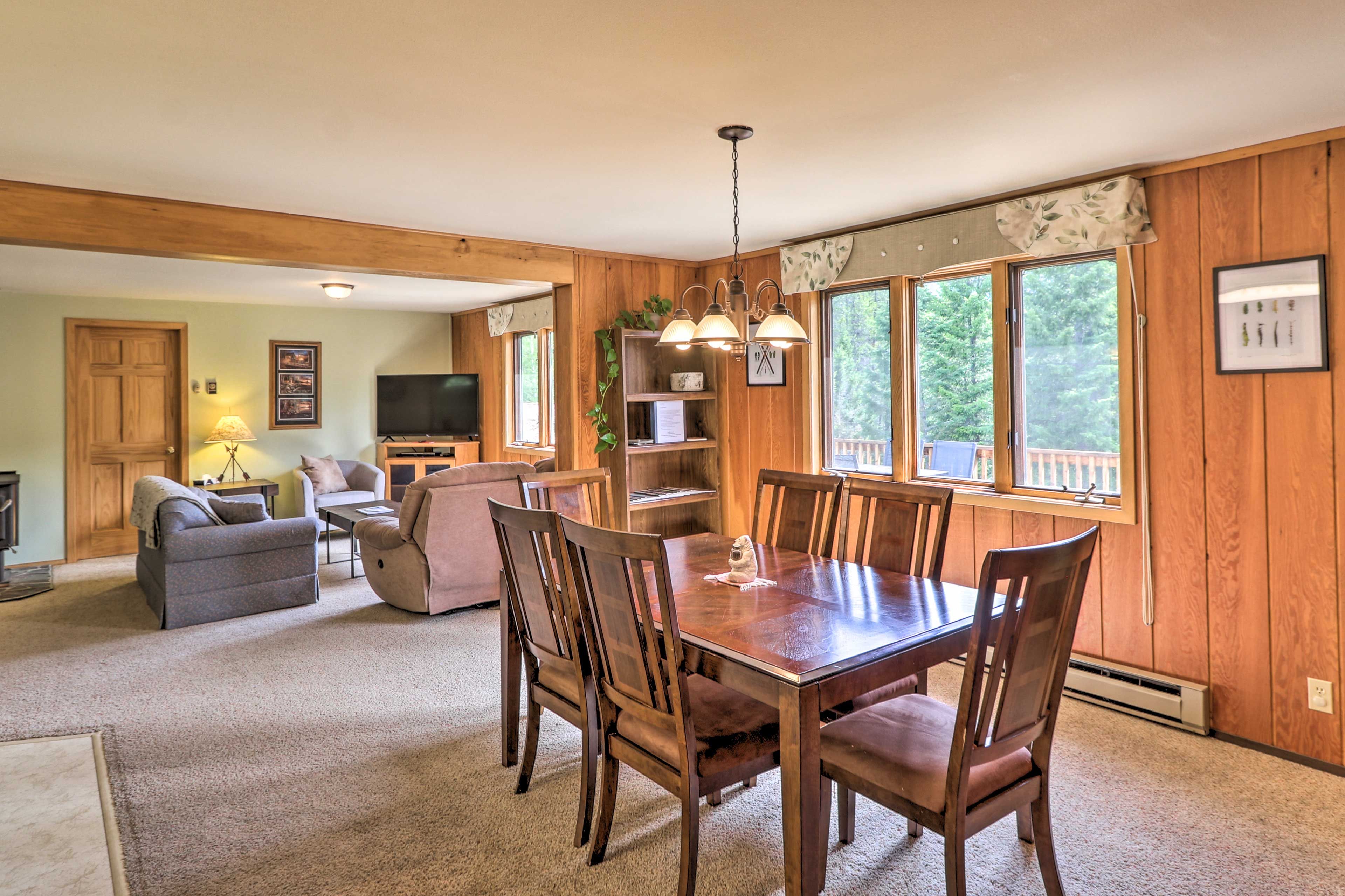Dining Area | Dishware & Flatware