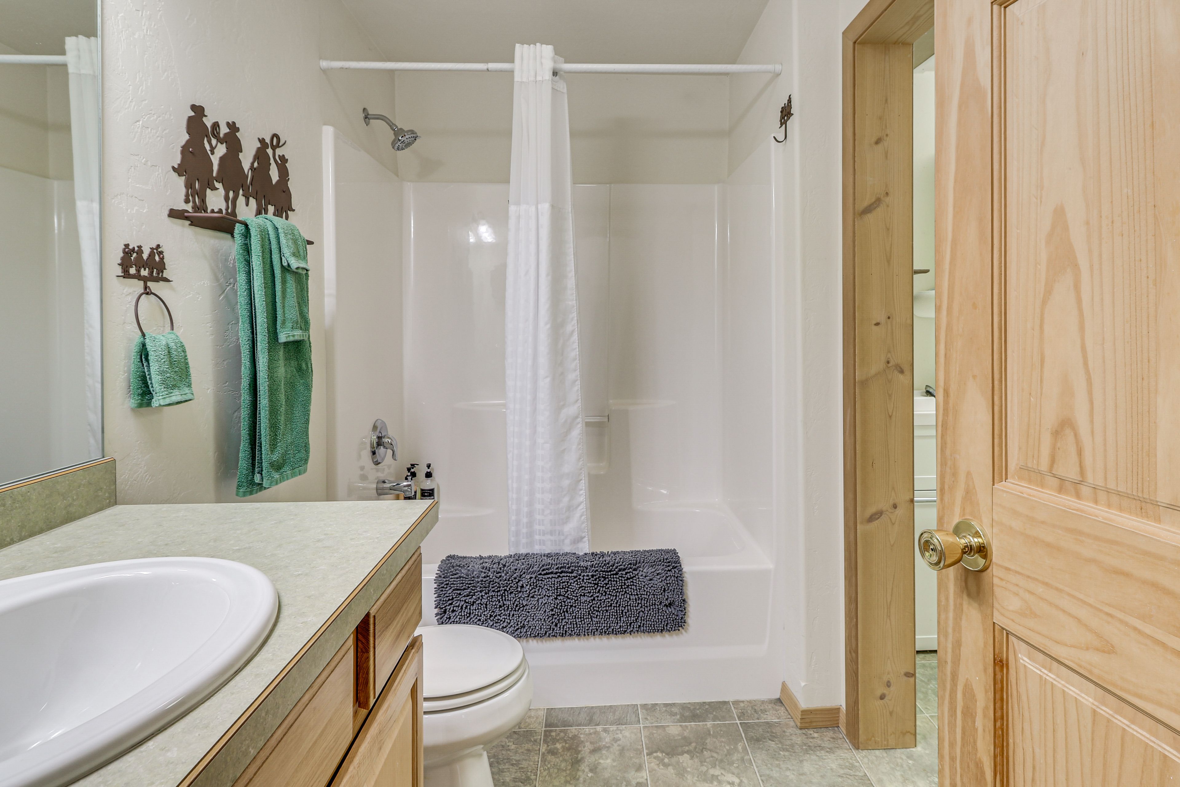 Full Bathroom