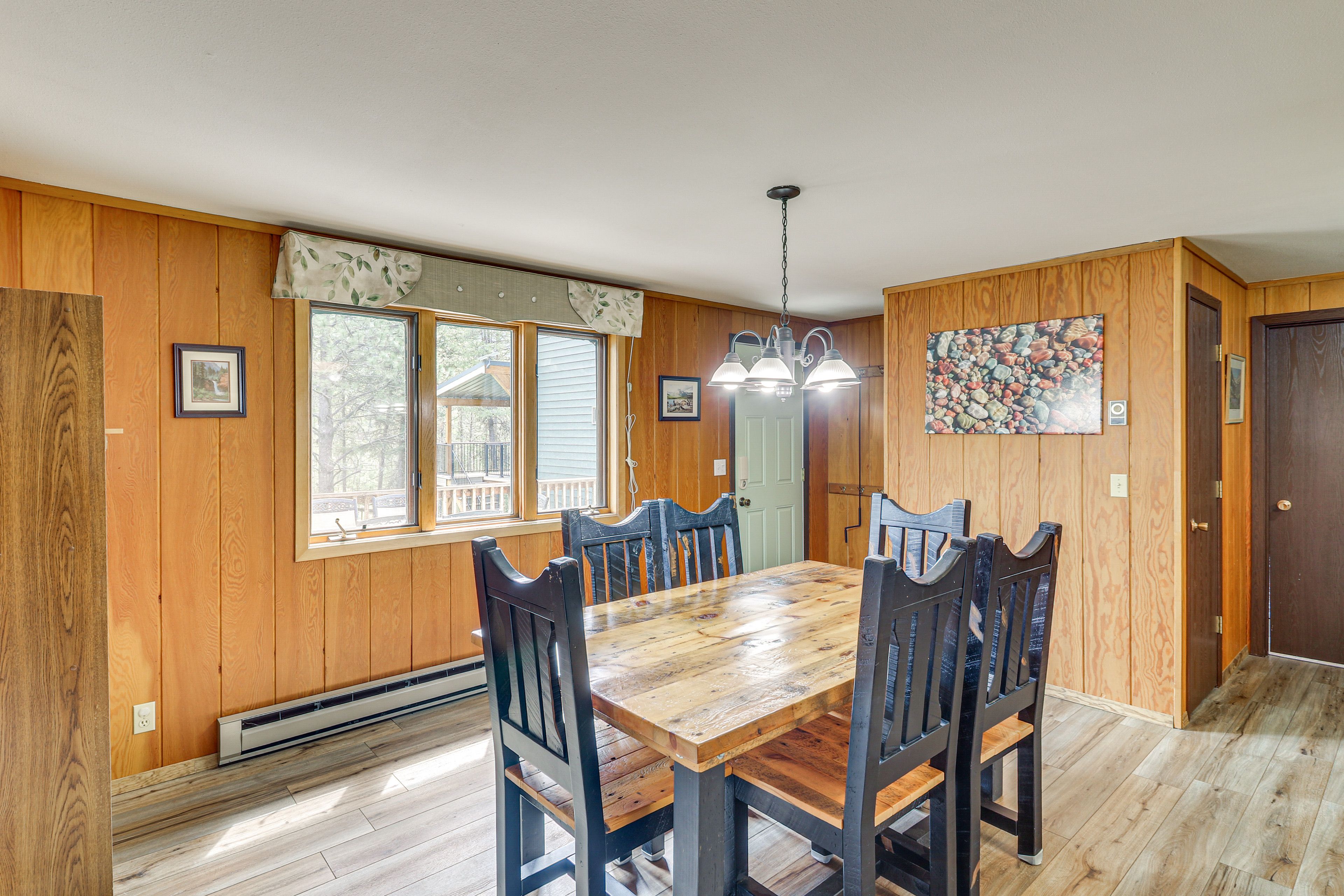 Dining Area | Dishware & Flatware