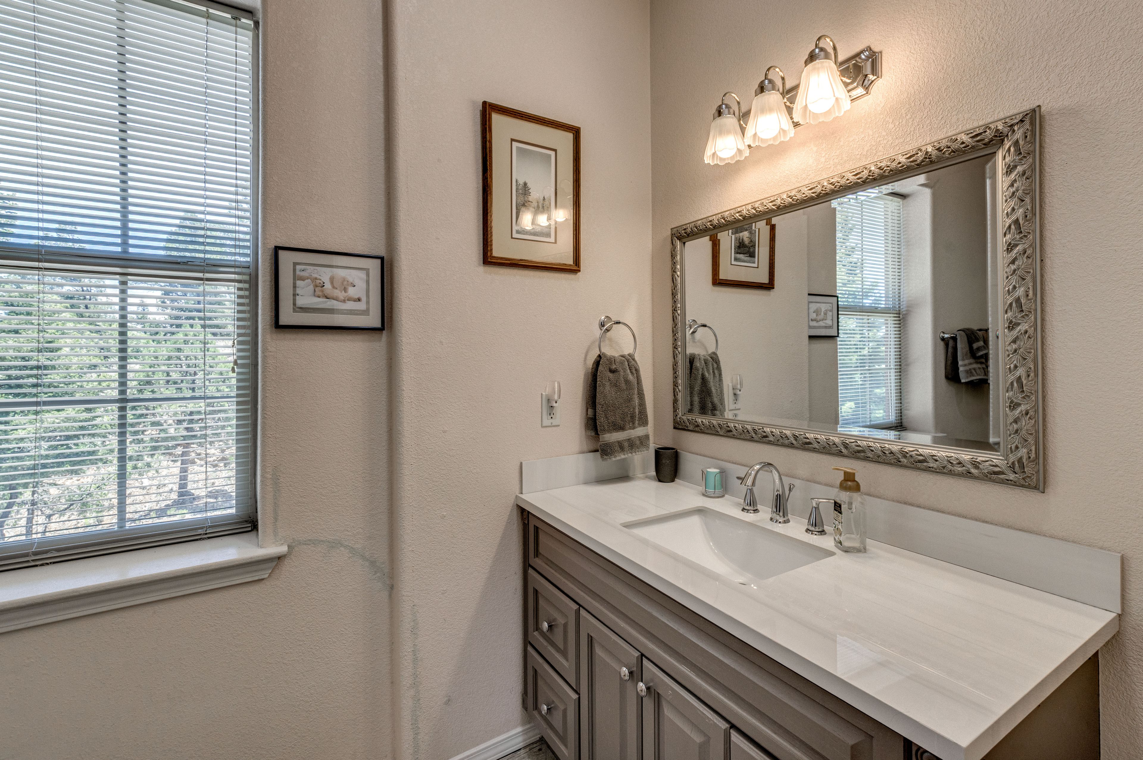 Full Bathroom