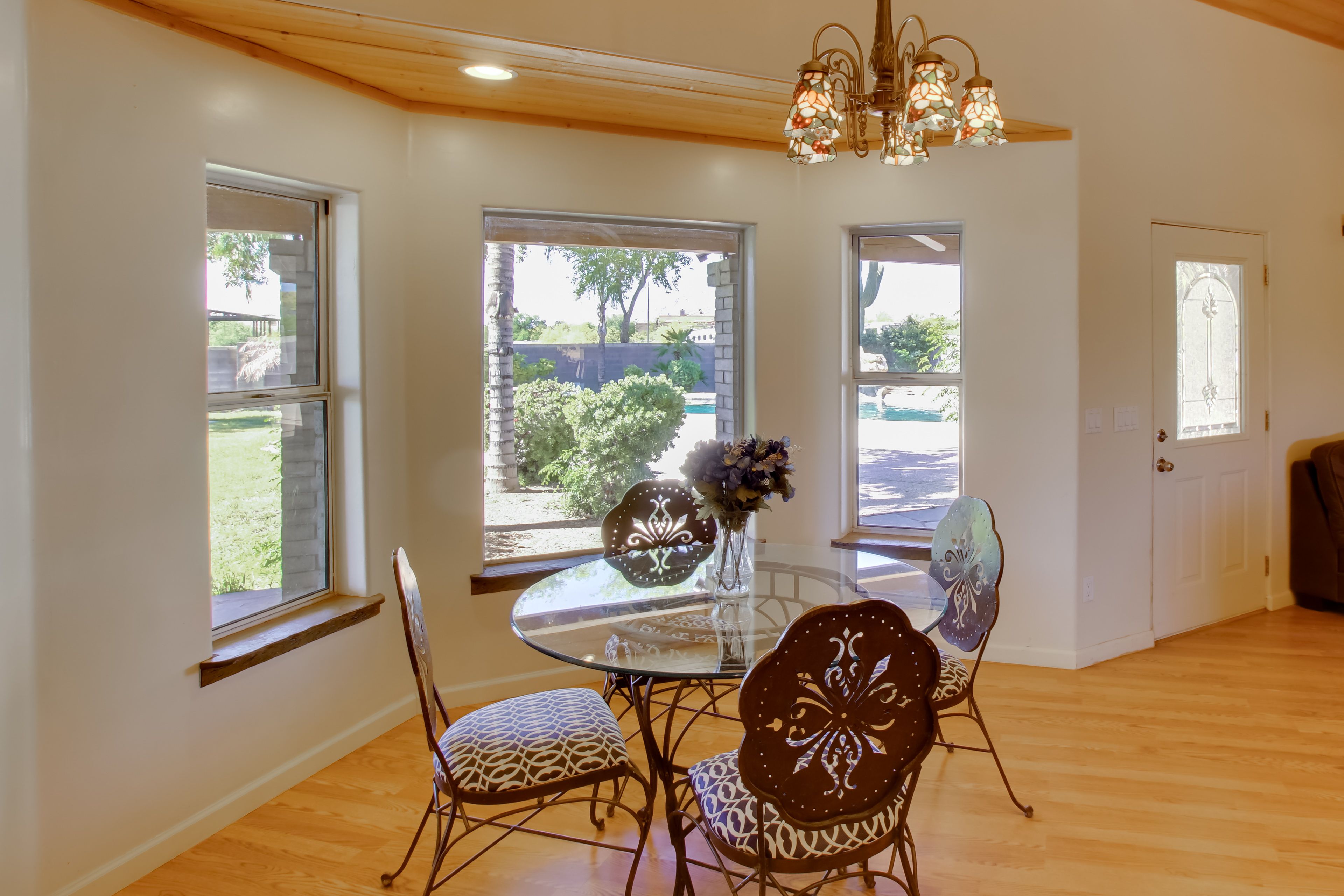 Dining Space | Dishware/Flatware