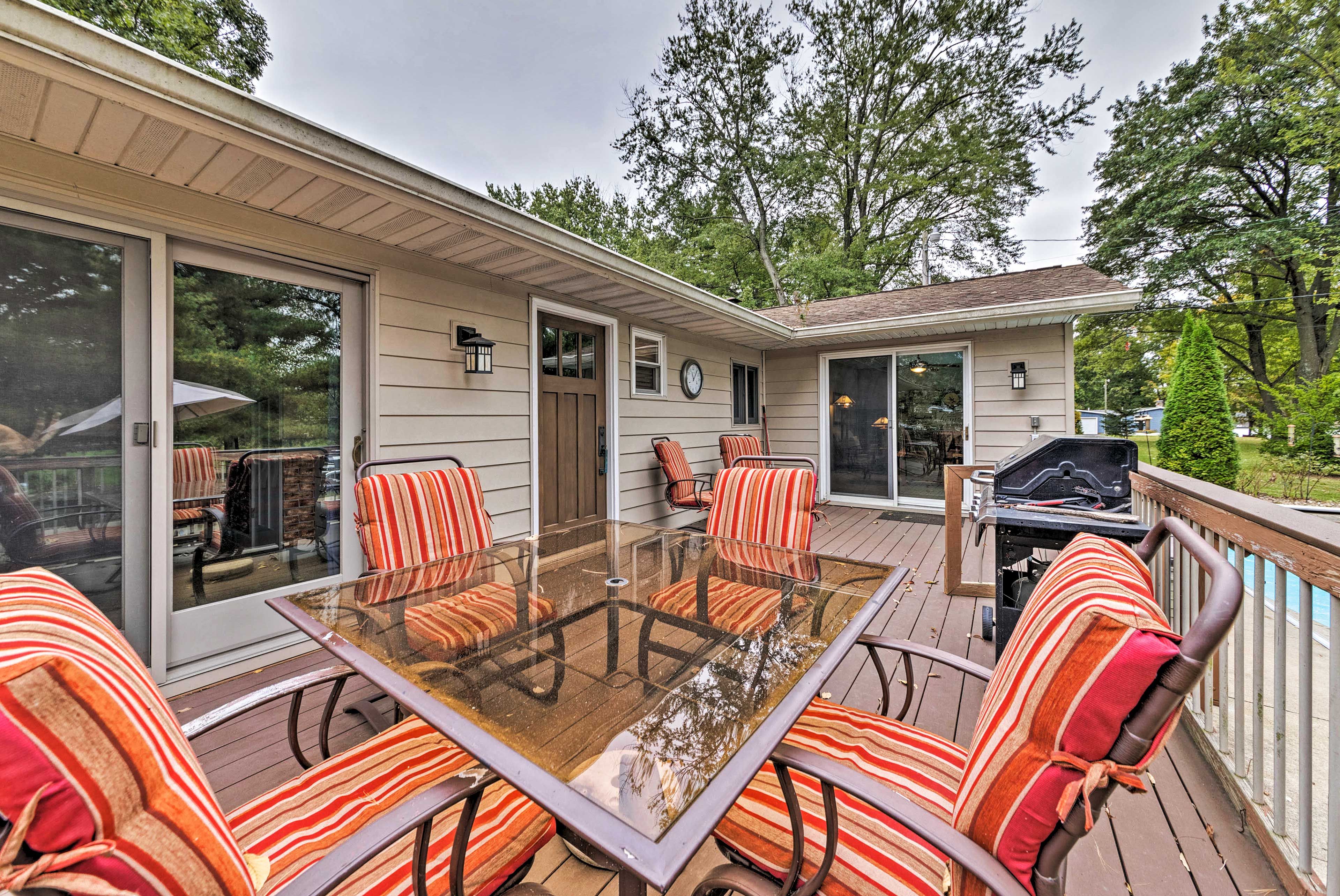 Furnished Deck