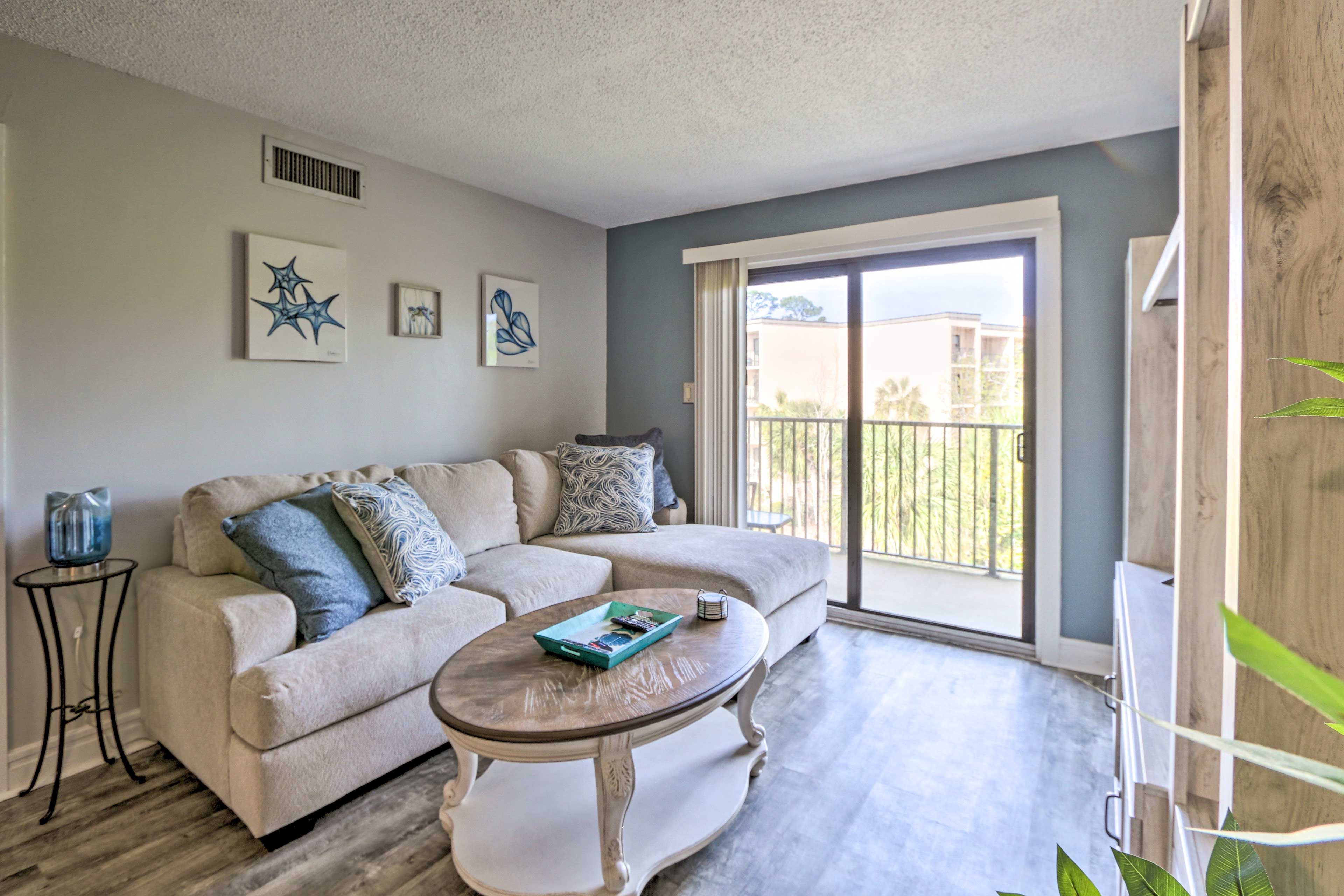 Living Room | Cable TV