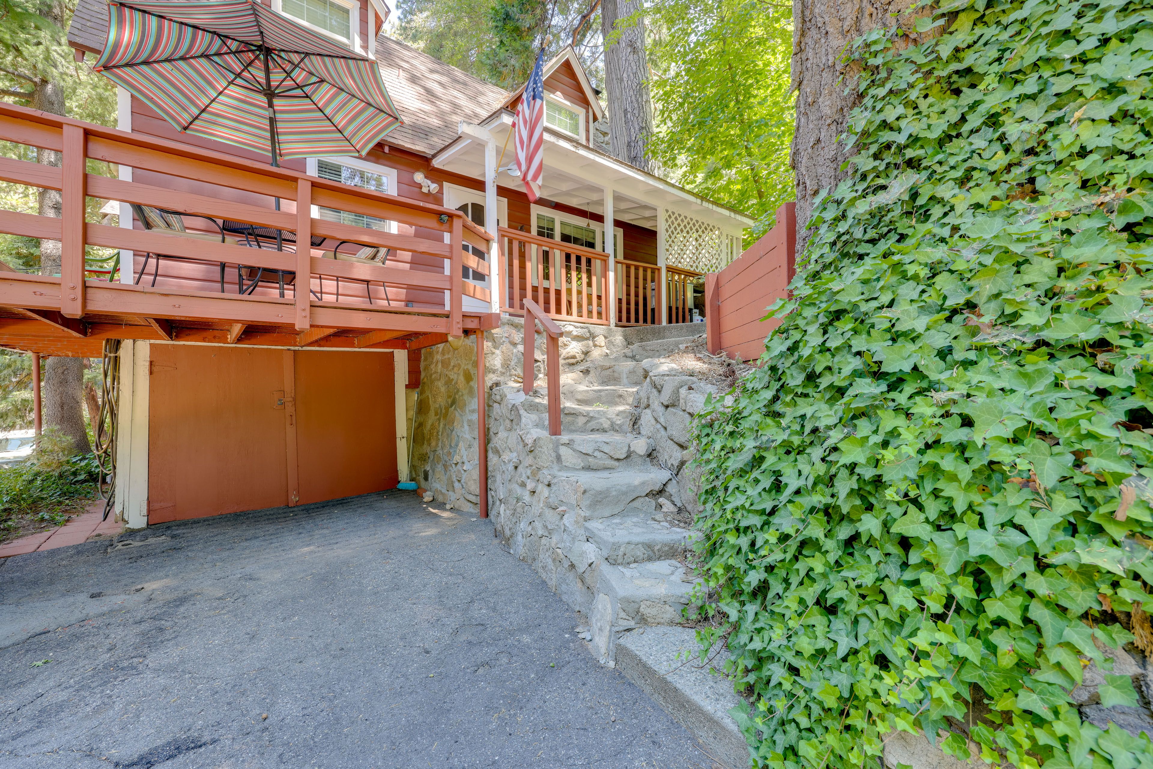 Stairs to Entryway