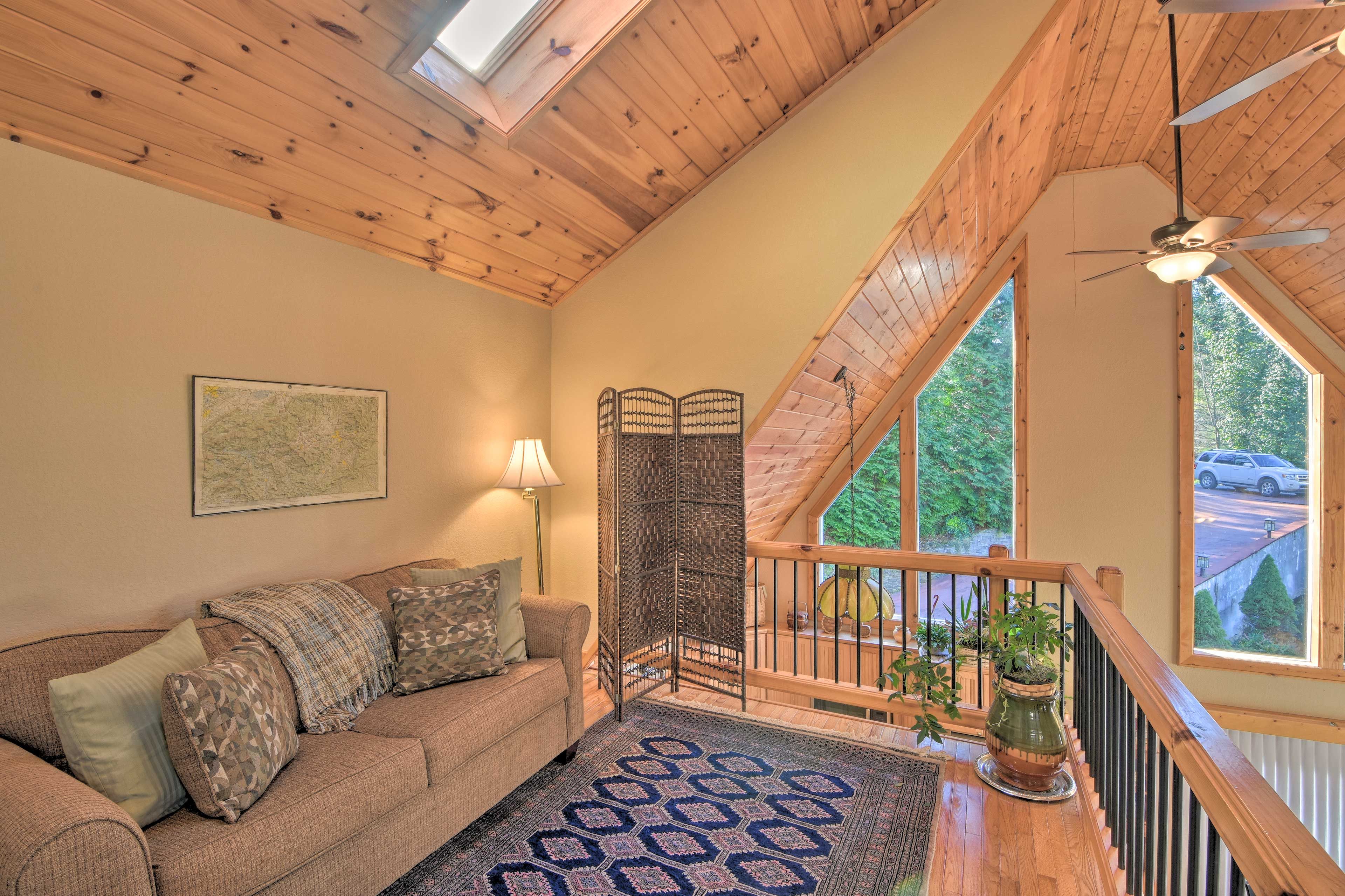 Loft | Sleeper Sofa | Upper Level