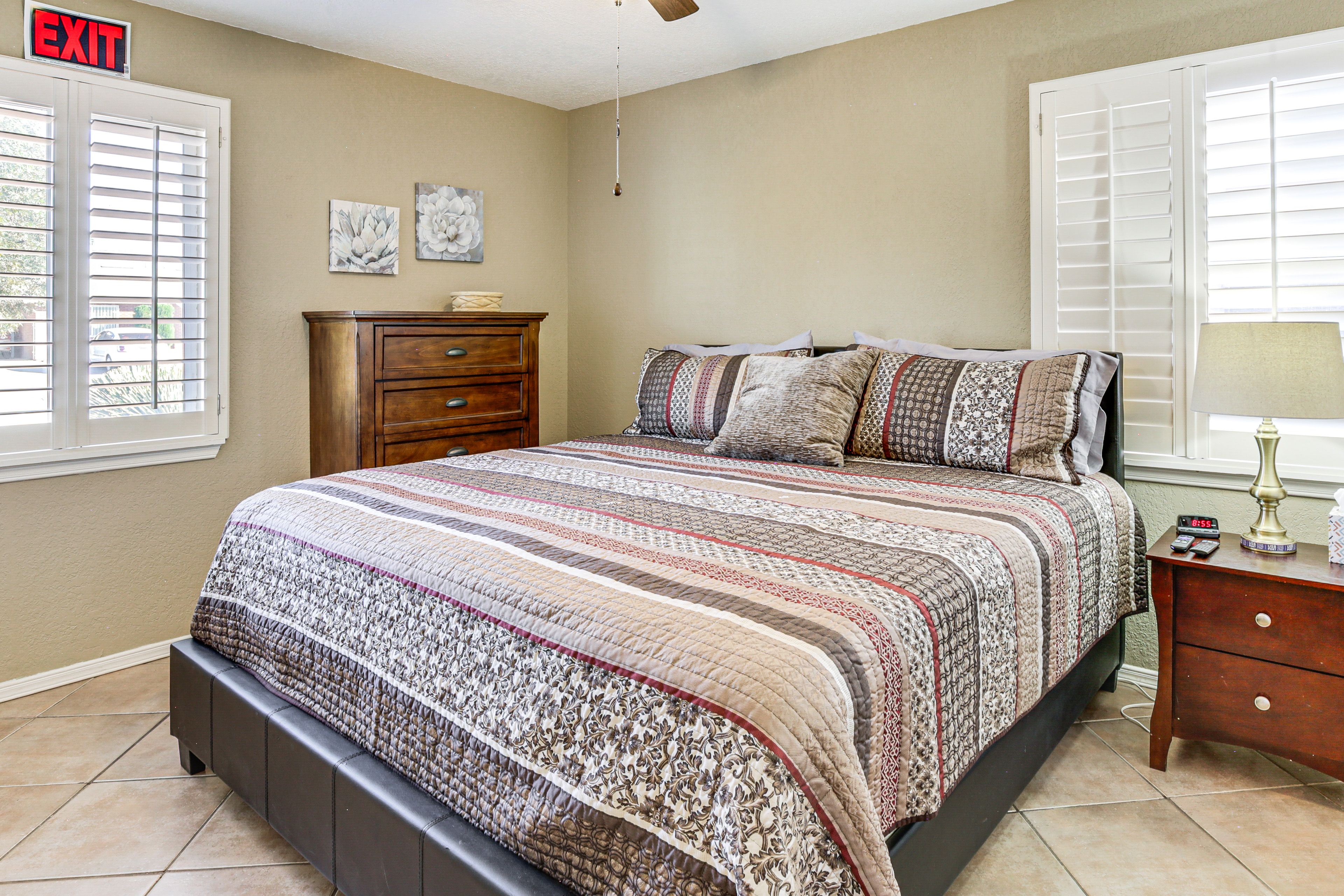 Bedroom 1 | King Bed