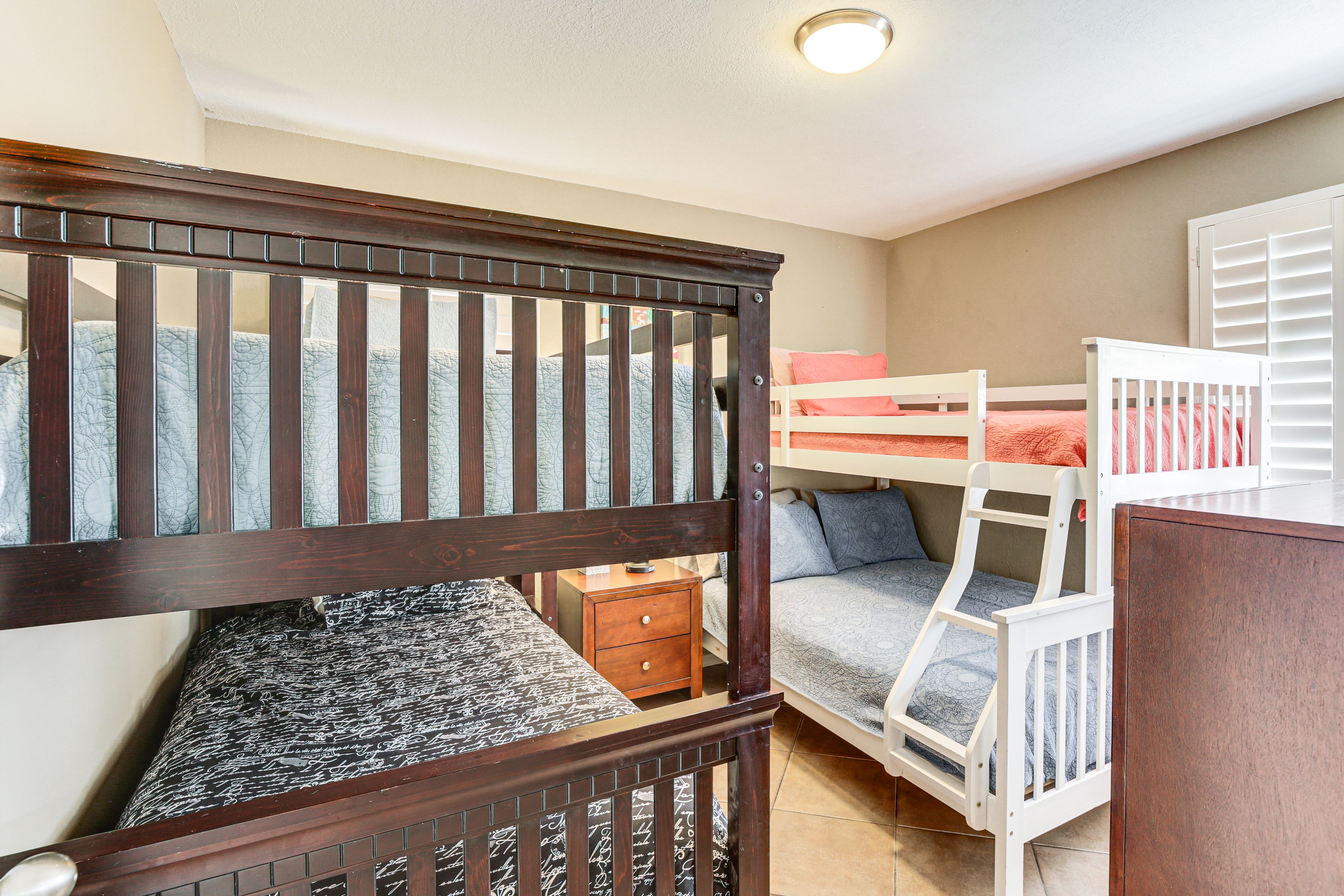 Bedroom 3 | Twin/Full Bunk Bed | Twin Bunk Bed