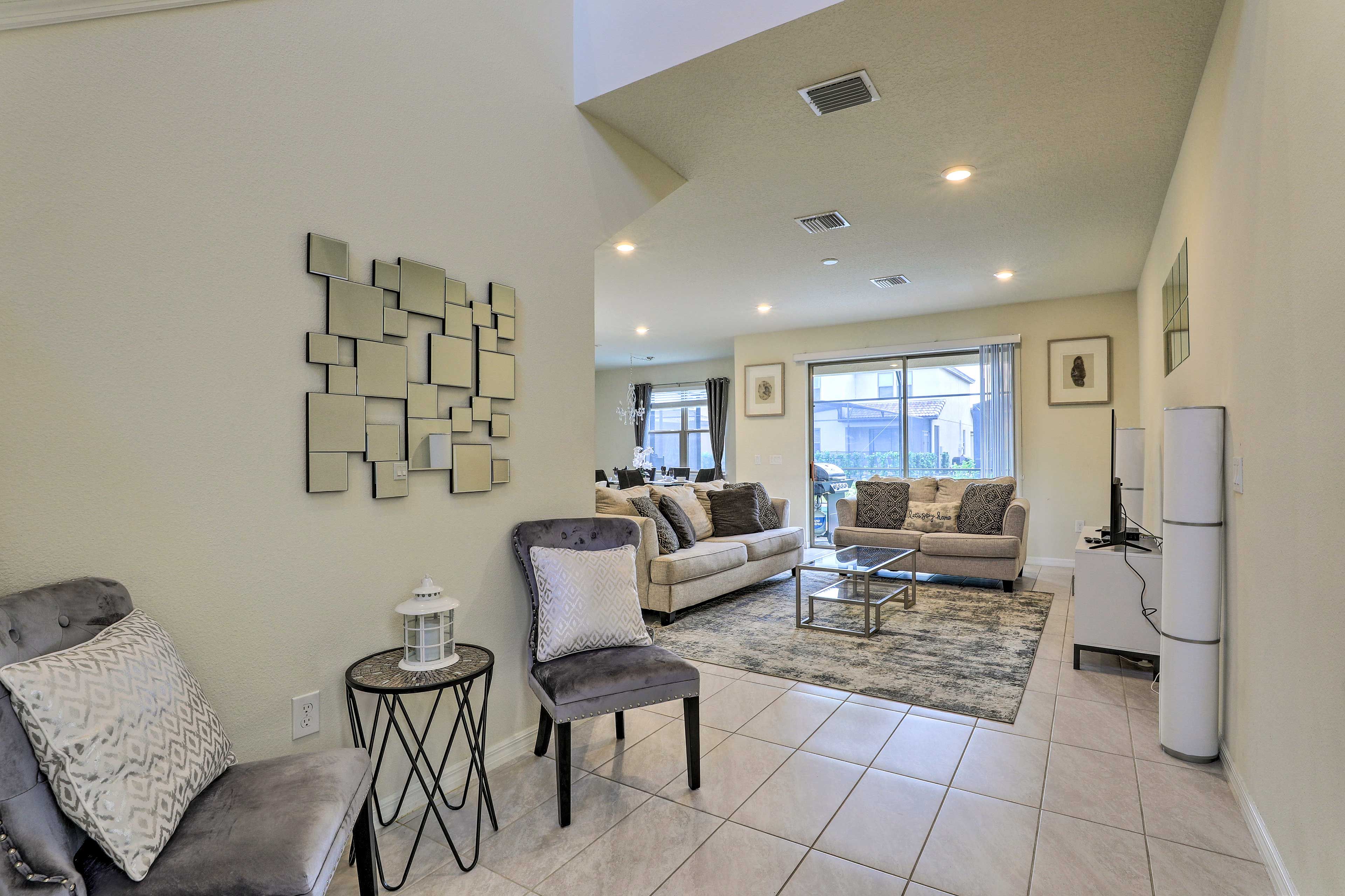 Welcome to your Davenport home-away-from-home!