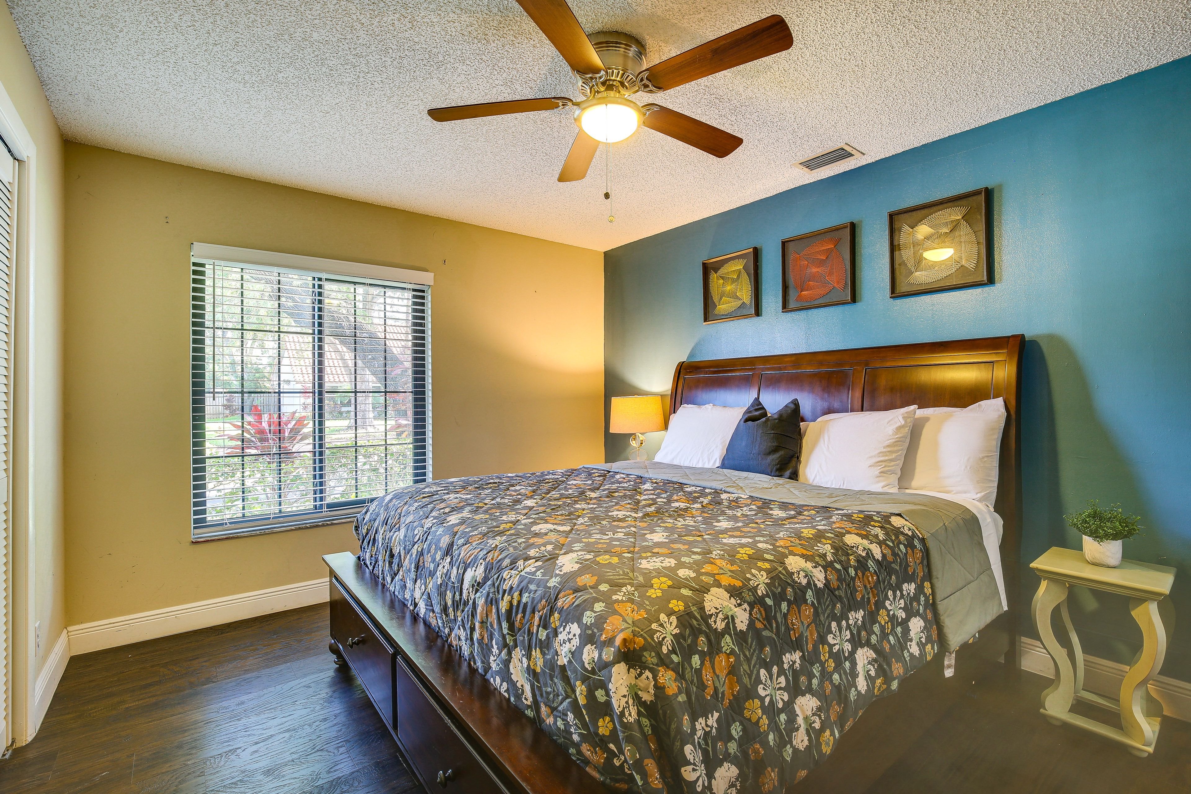 Bedroom 2 | King Bed