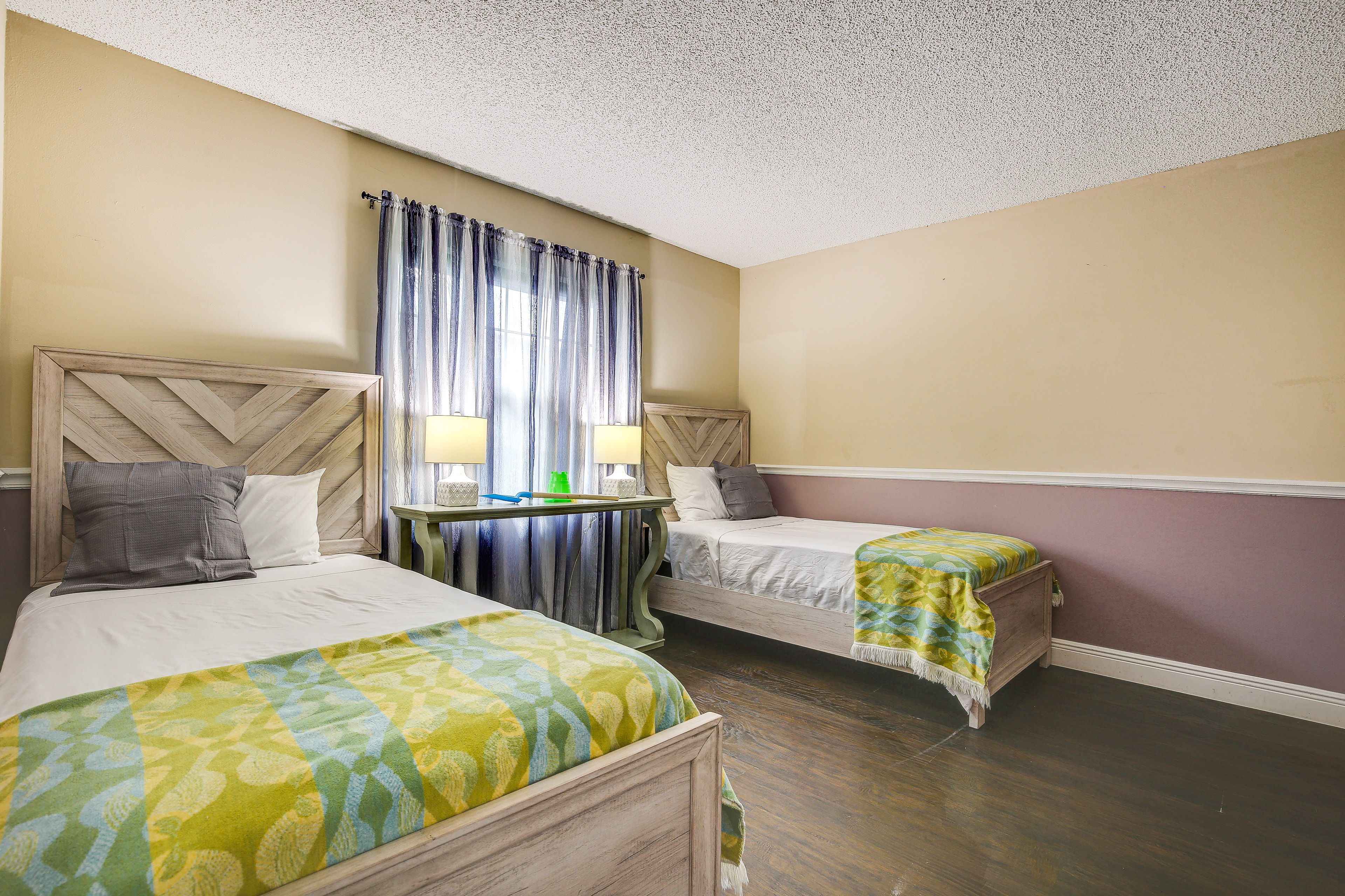 Bedroom 4 | 2 Twin Beds