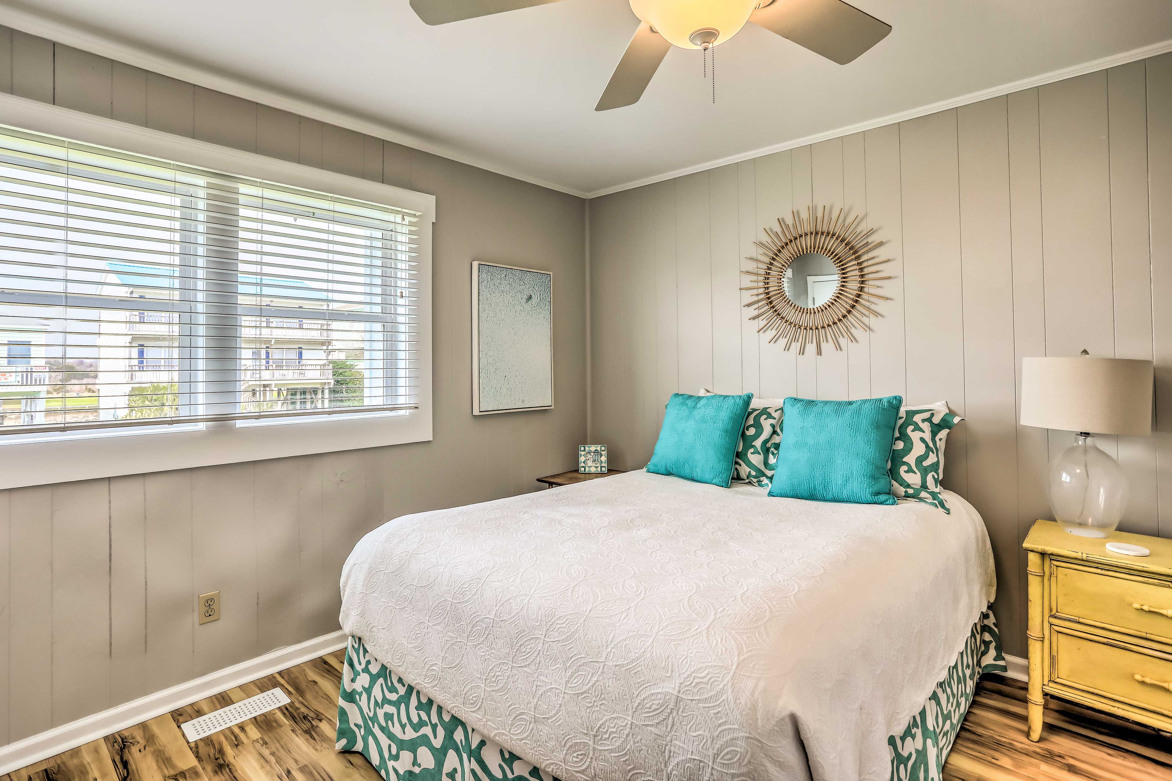 Bedroom 4 | Queen Bed | 1st Floor