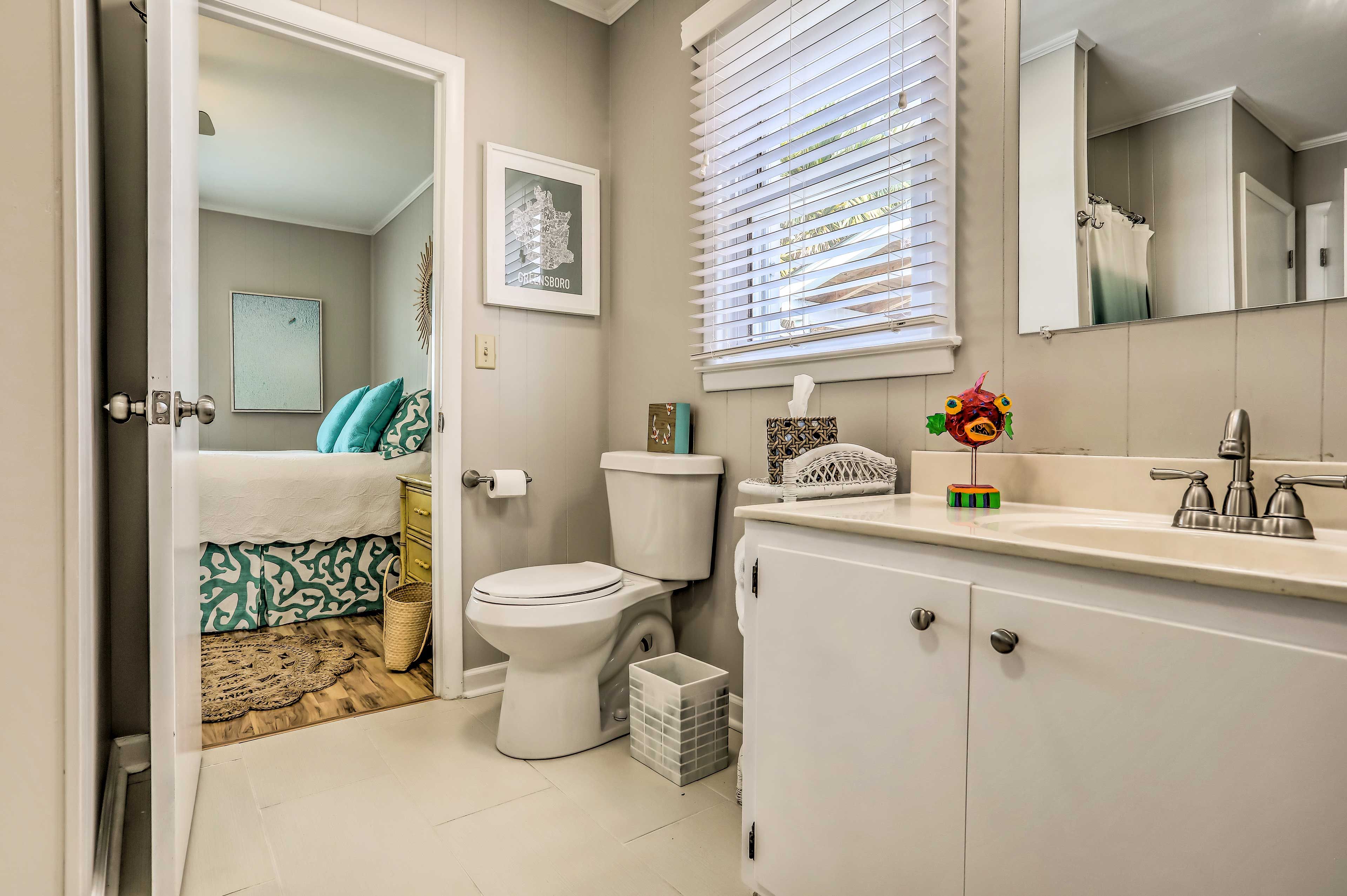 Bathroom | 1st Floor