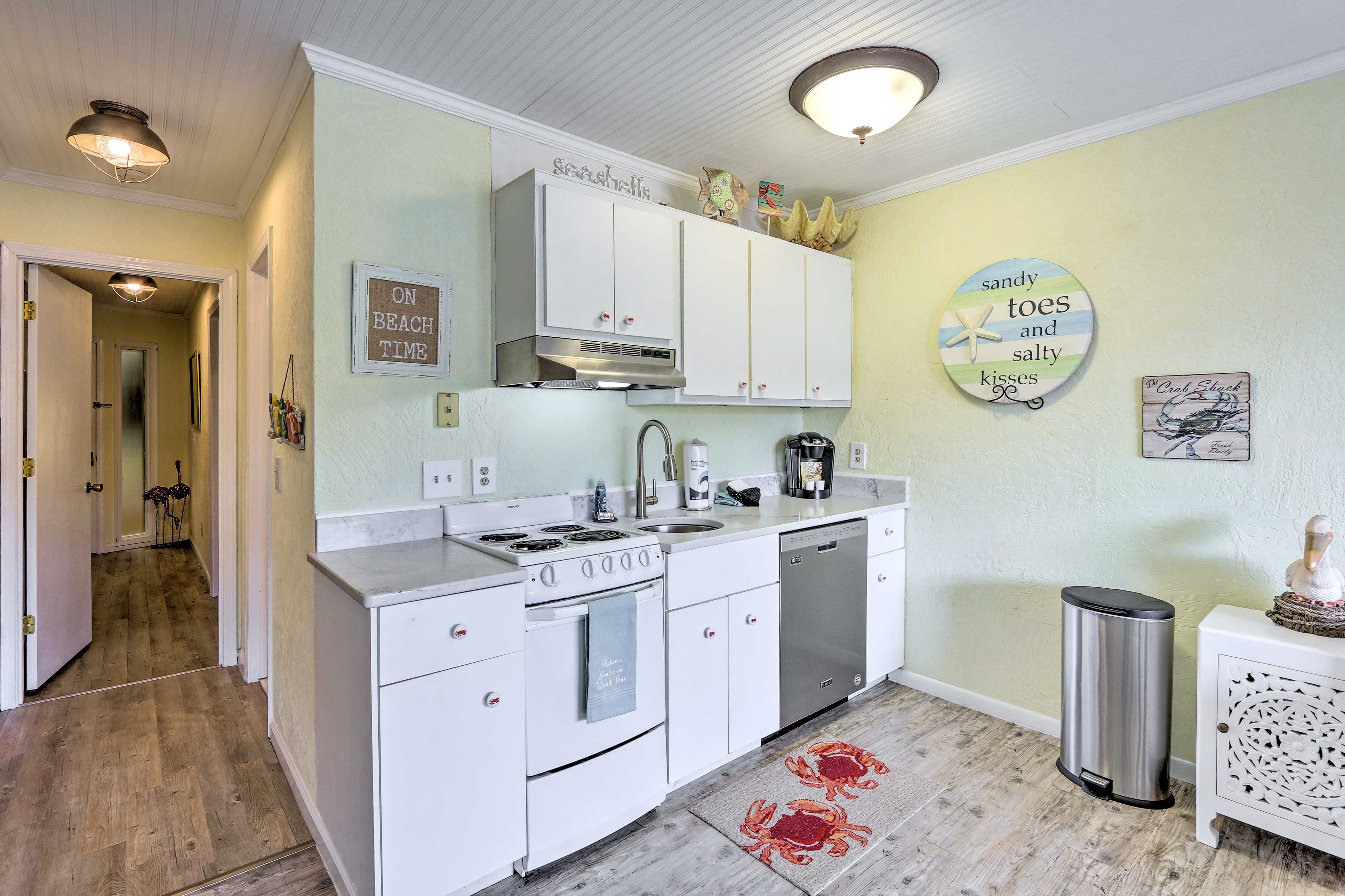 The fully equipped kitchen makes it easy to prepare meals.