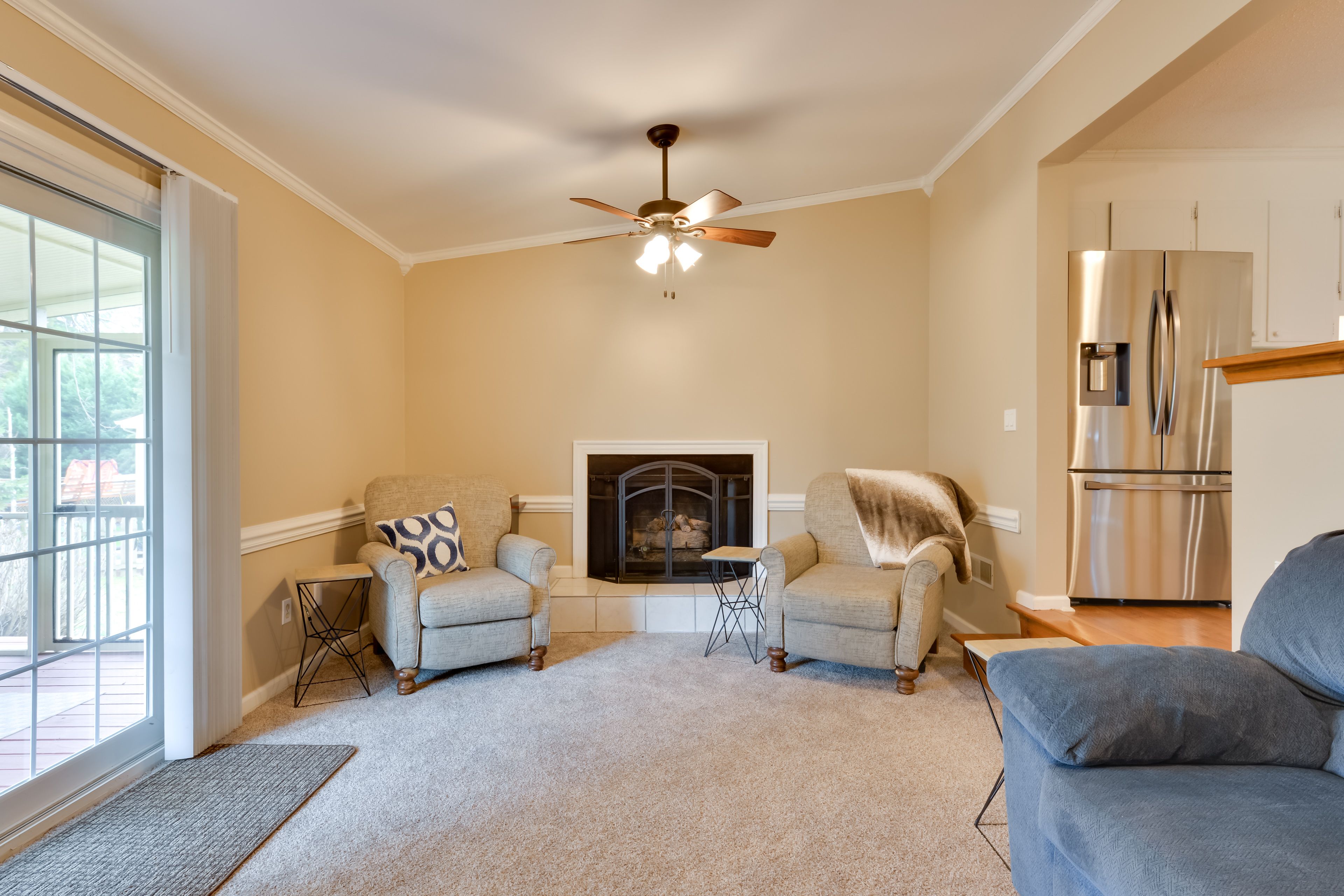 Living Room | Decorative Fireplace | Smart TV