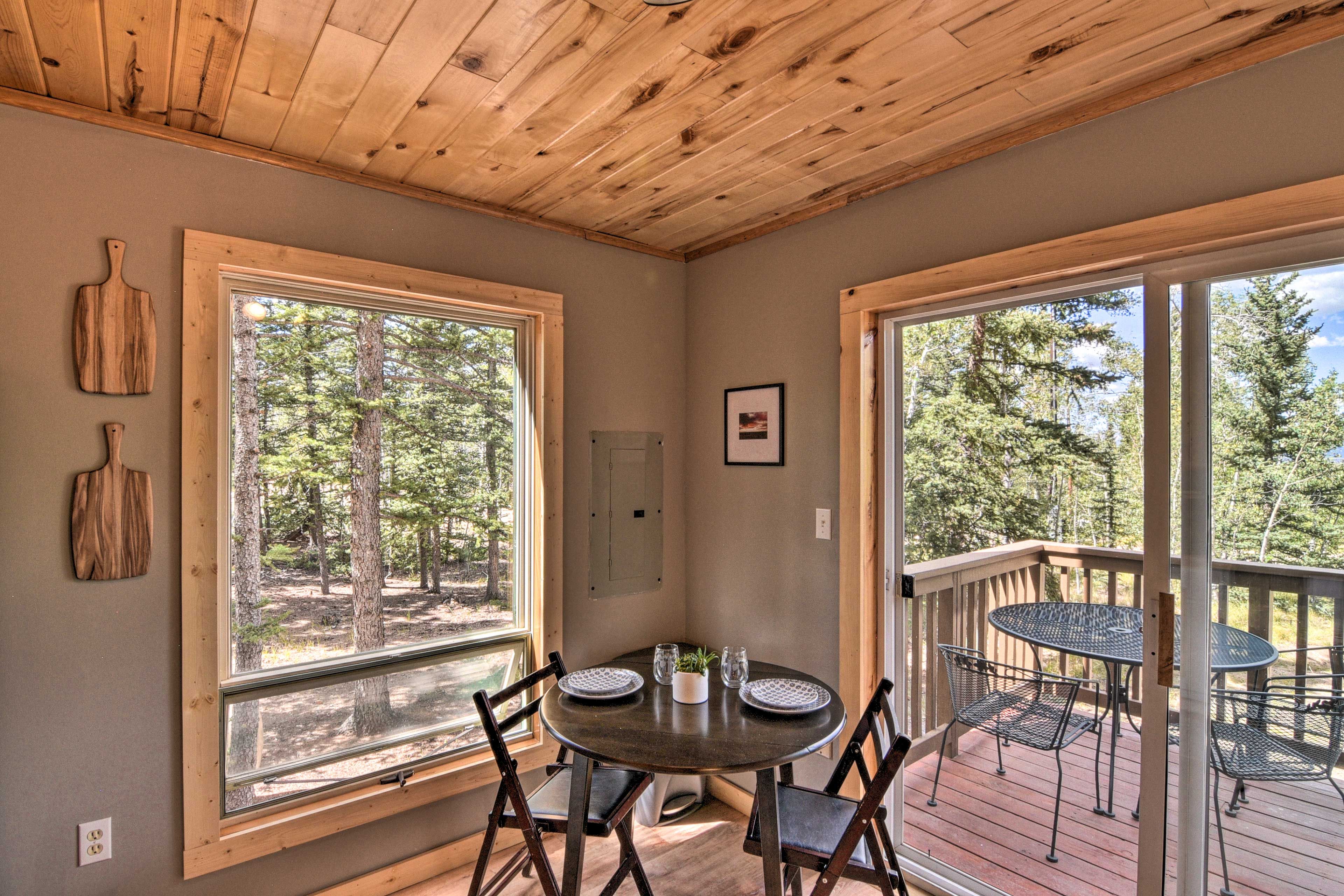 Dining Area | Dishware & Flatware