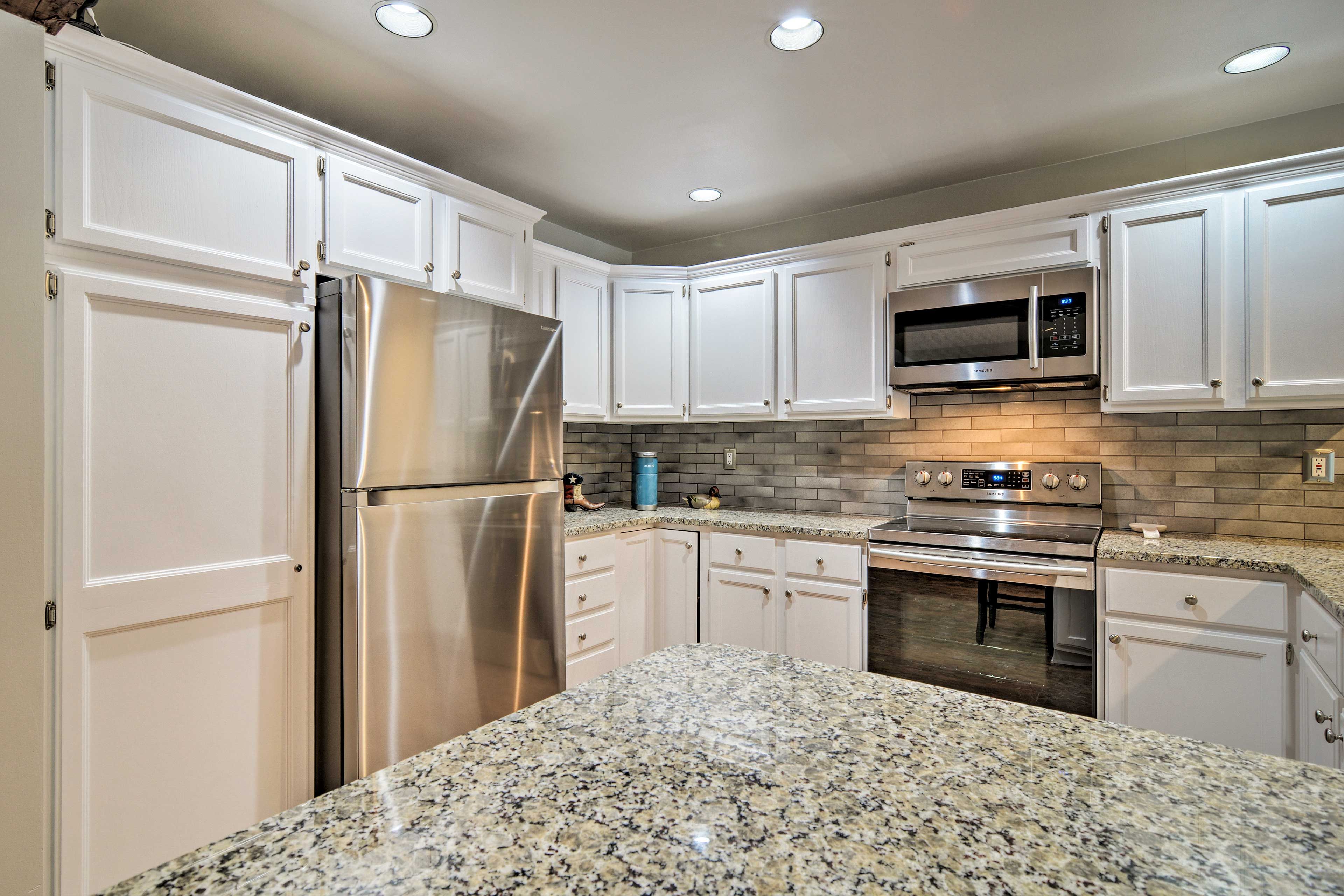 There's plenty of space to store your groceries!