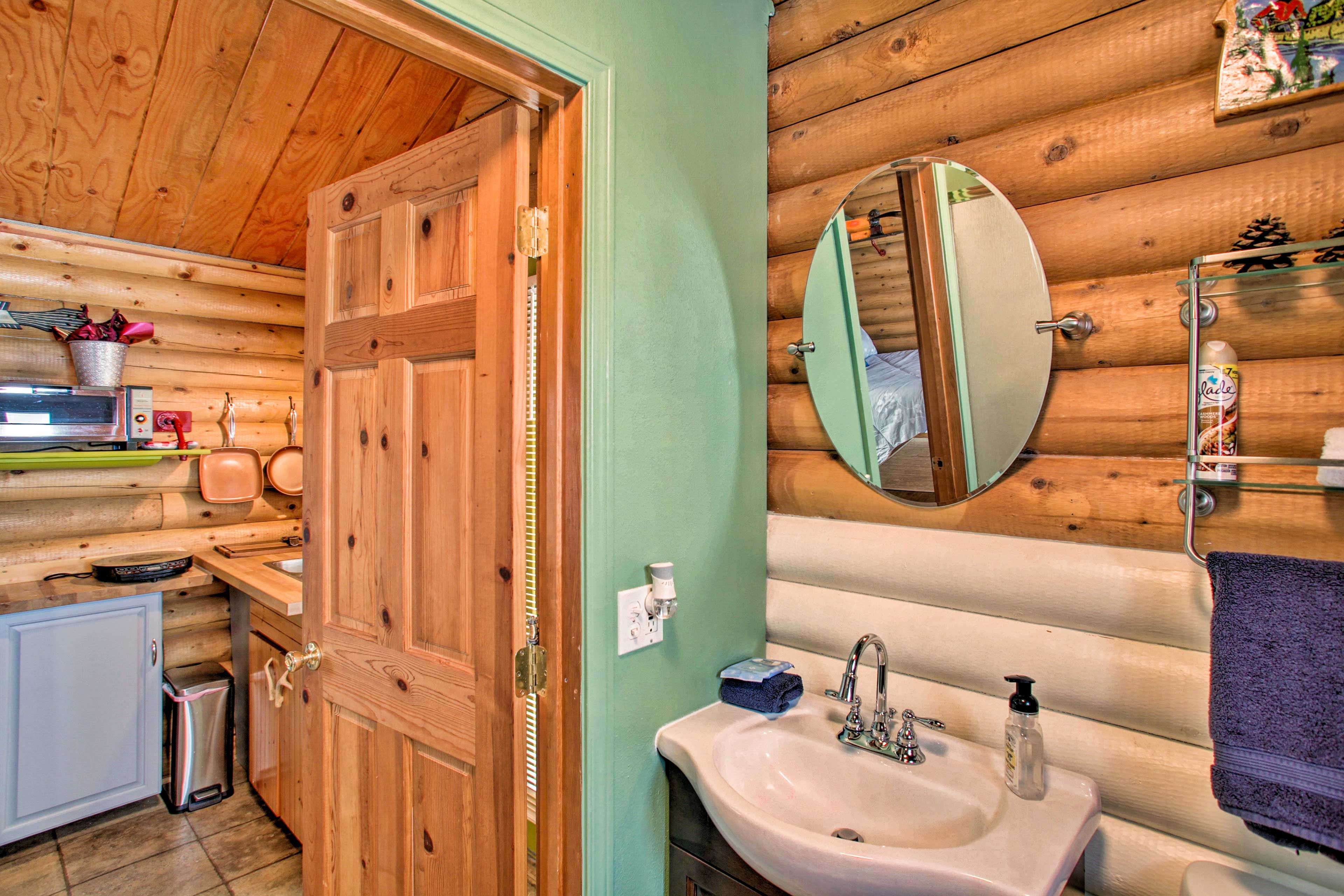 Full Bathroom | Linens & Towels