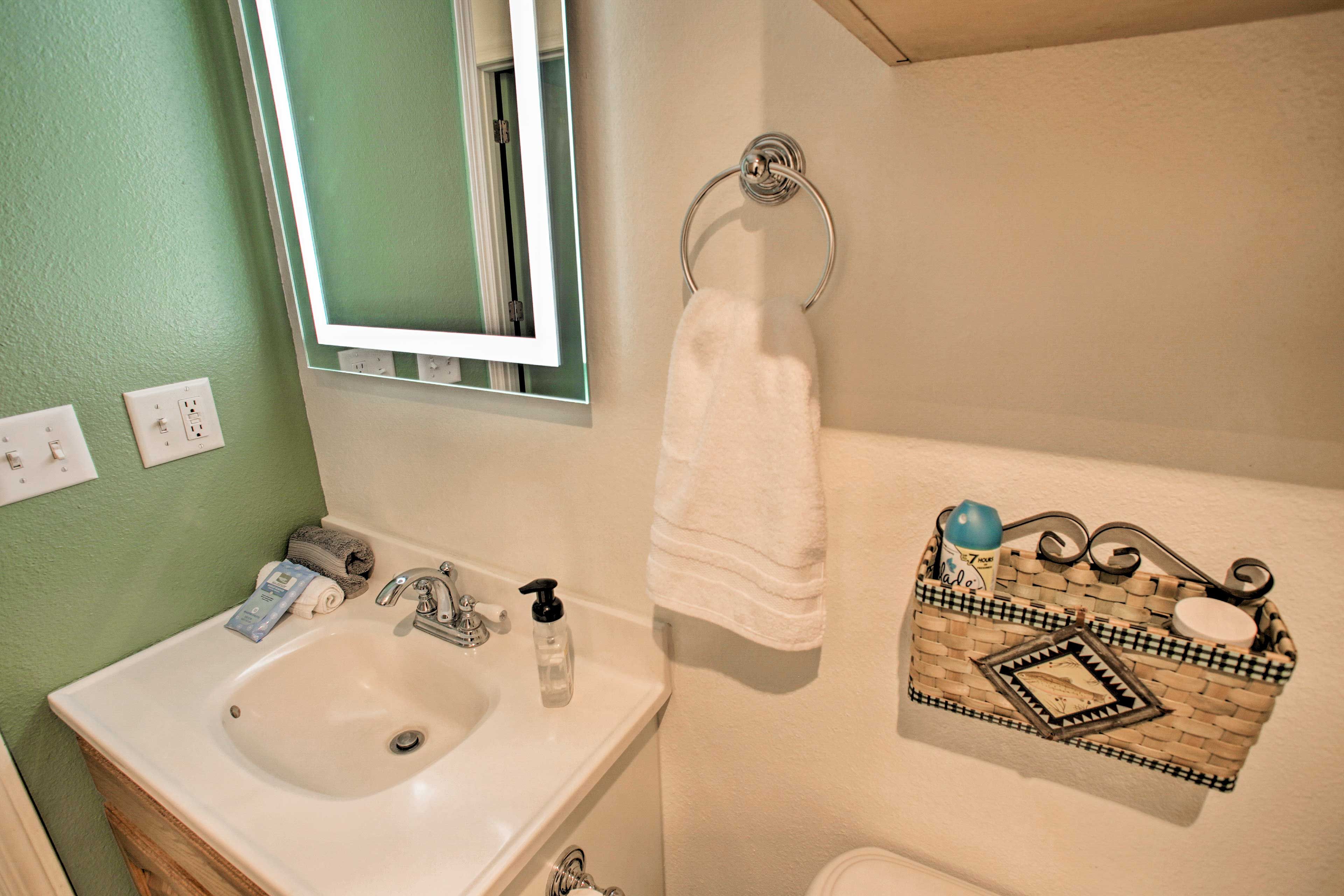 Full Bathroom | Linens & Towels