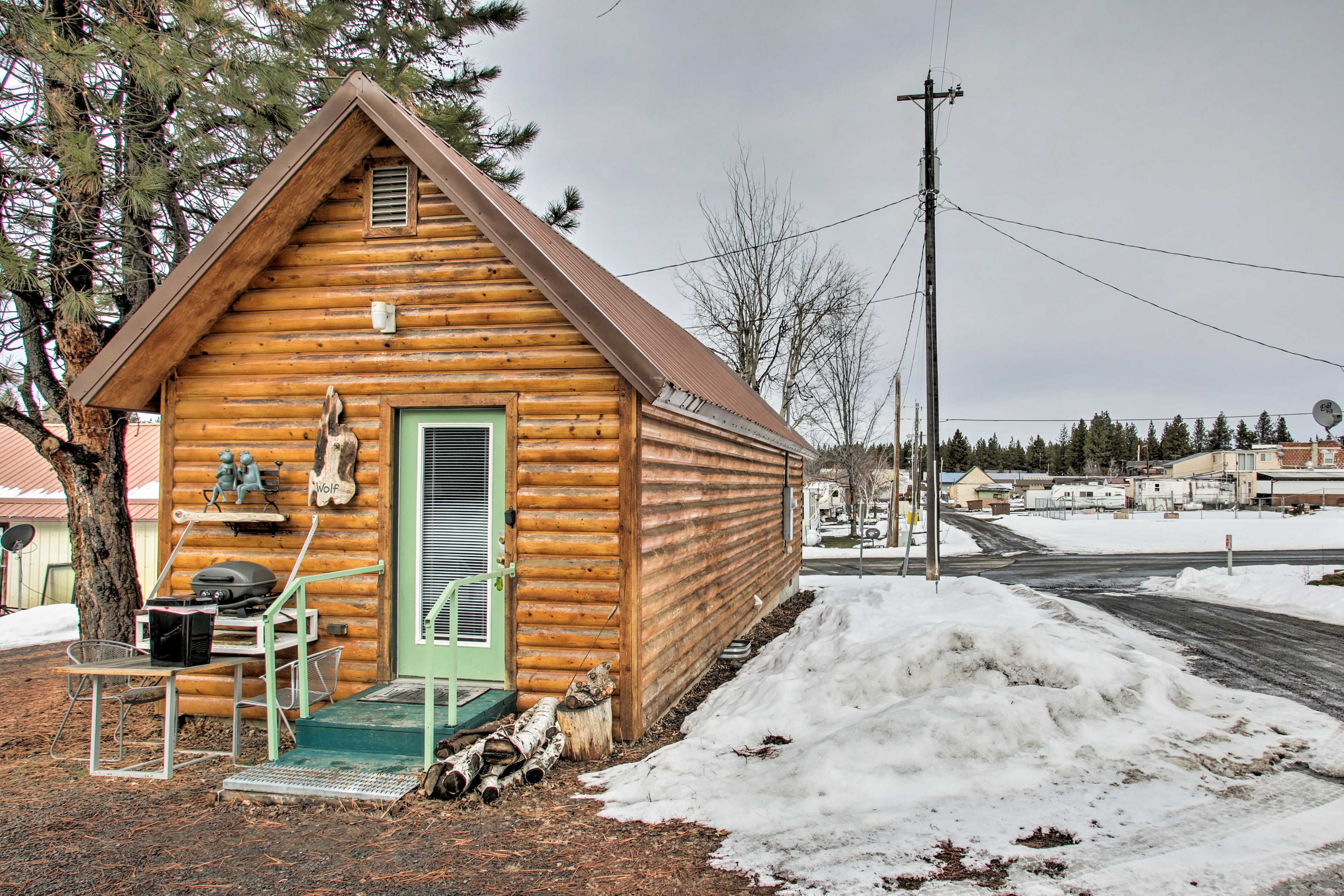 Property Exterior | Exterior Security Camera (Facing Out)