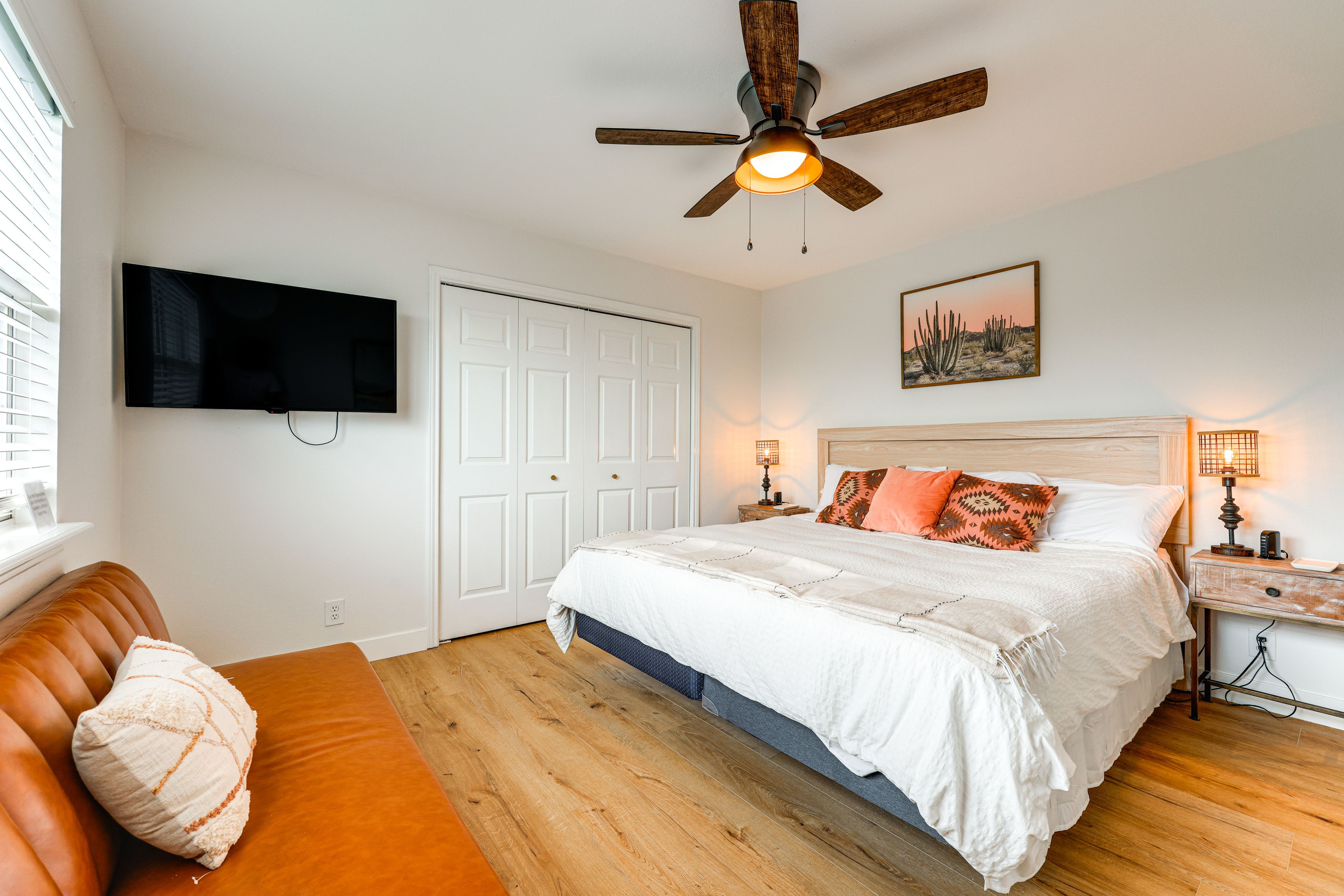 Bedroom 2 | King Bed | Futon