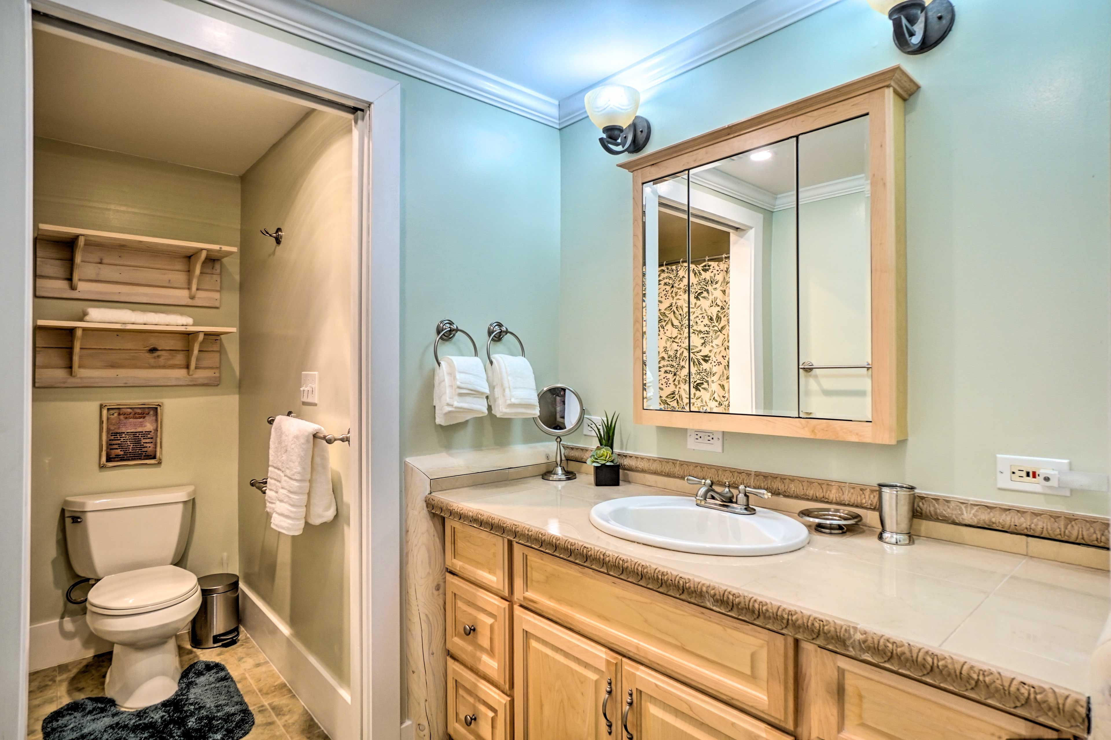 Bathroom | 1st Floor
