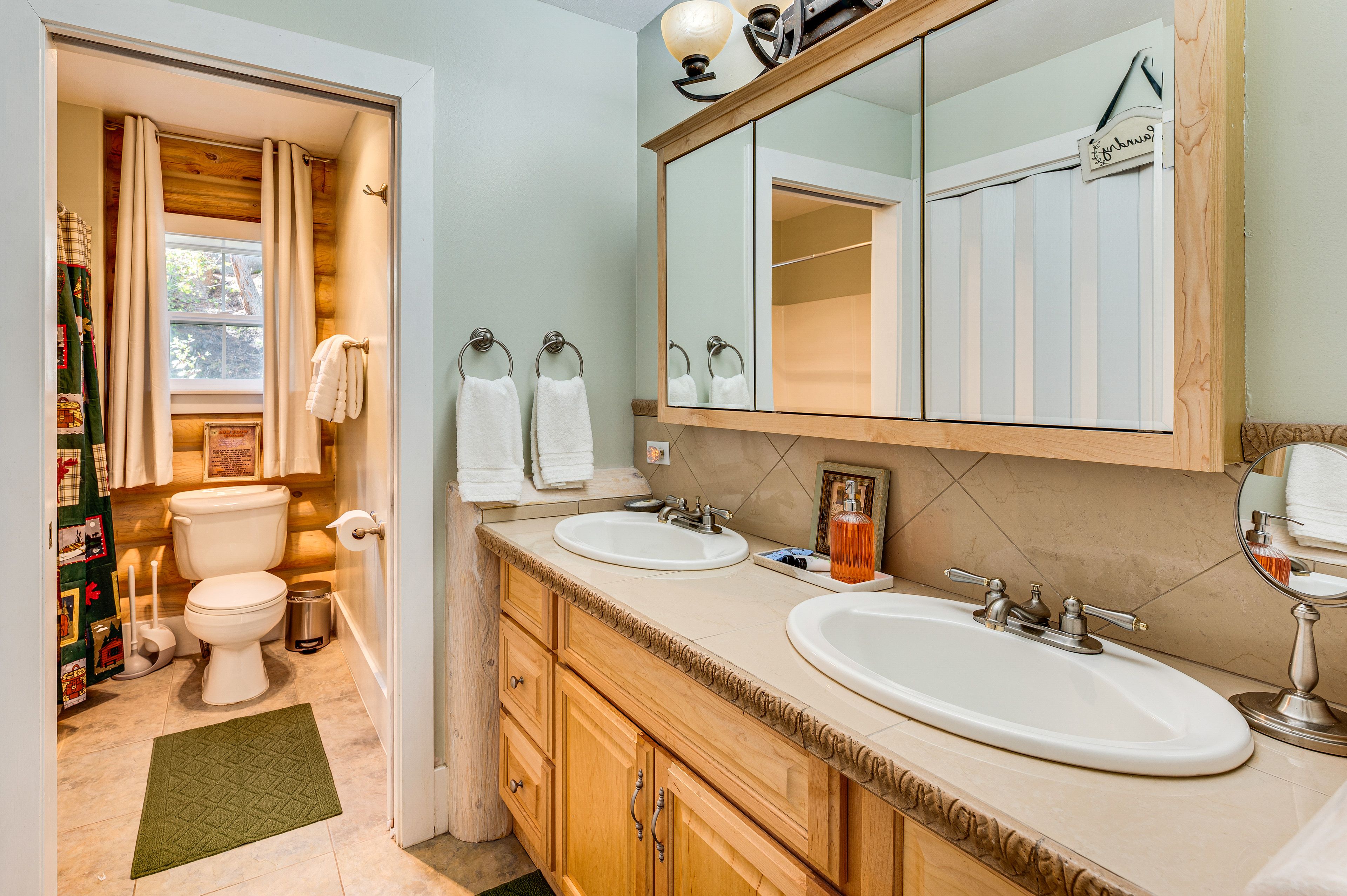 Full Bathroom | 1st Floor