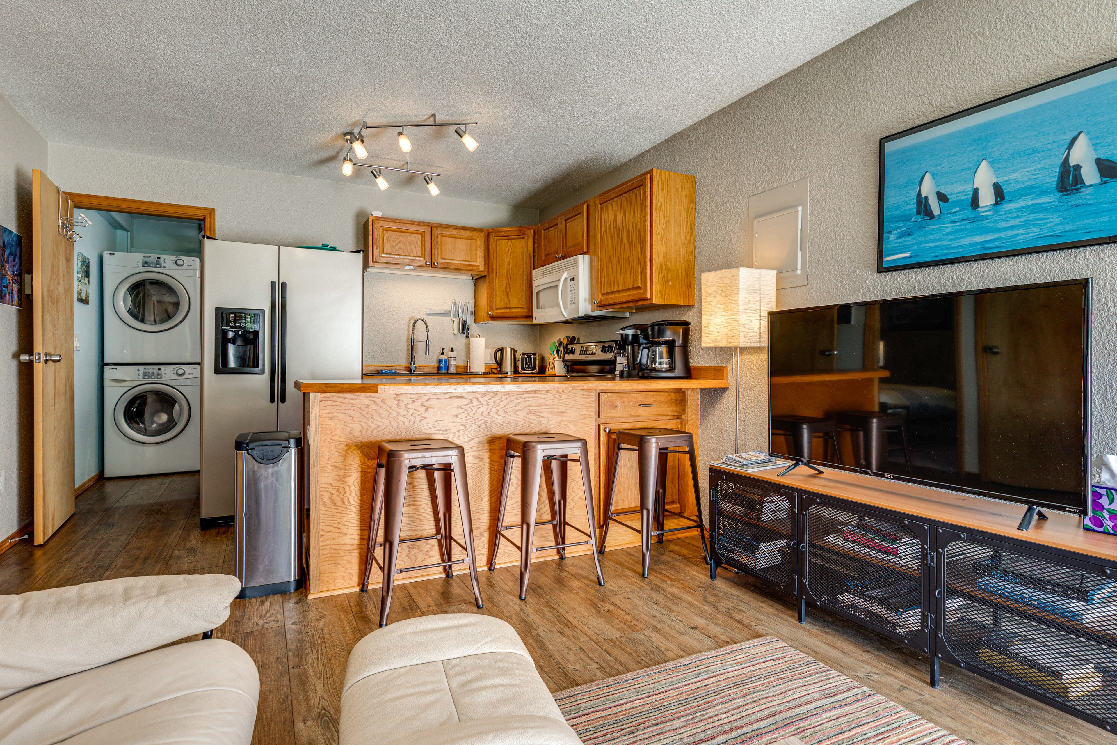 Juneau Vacation Rental | 2BR | 1BA | 584 Sq Ft | Stairs Required