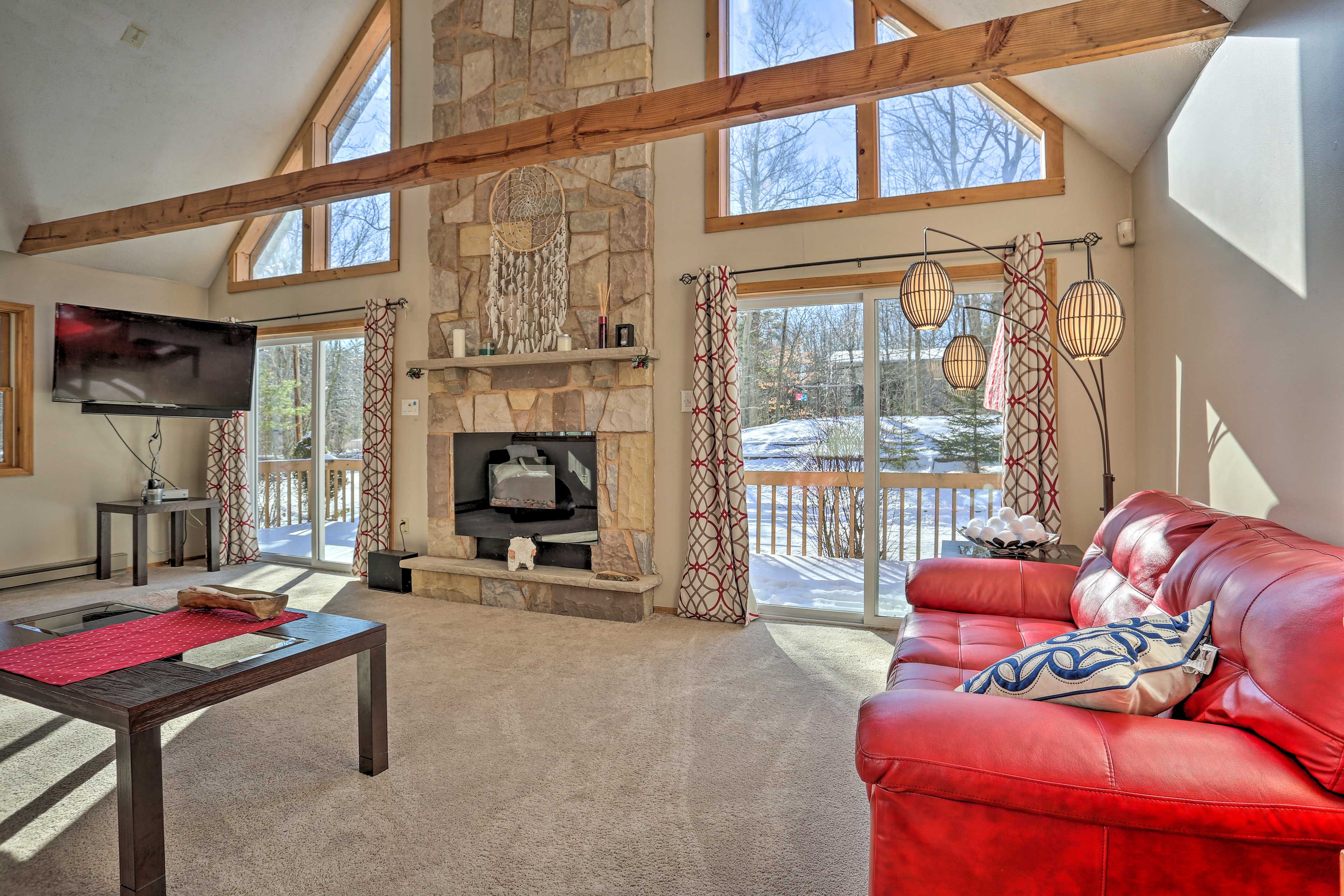 Natural light illuminates all the modern comforts in this Tobyhanna cabin!