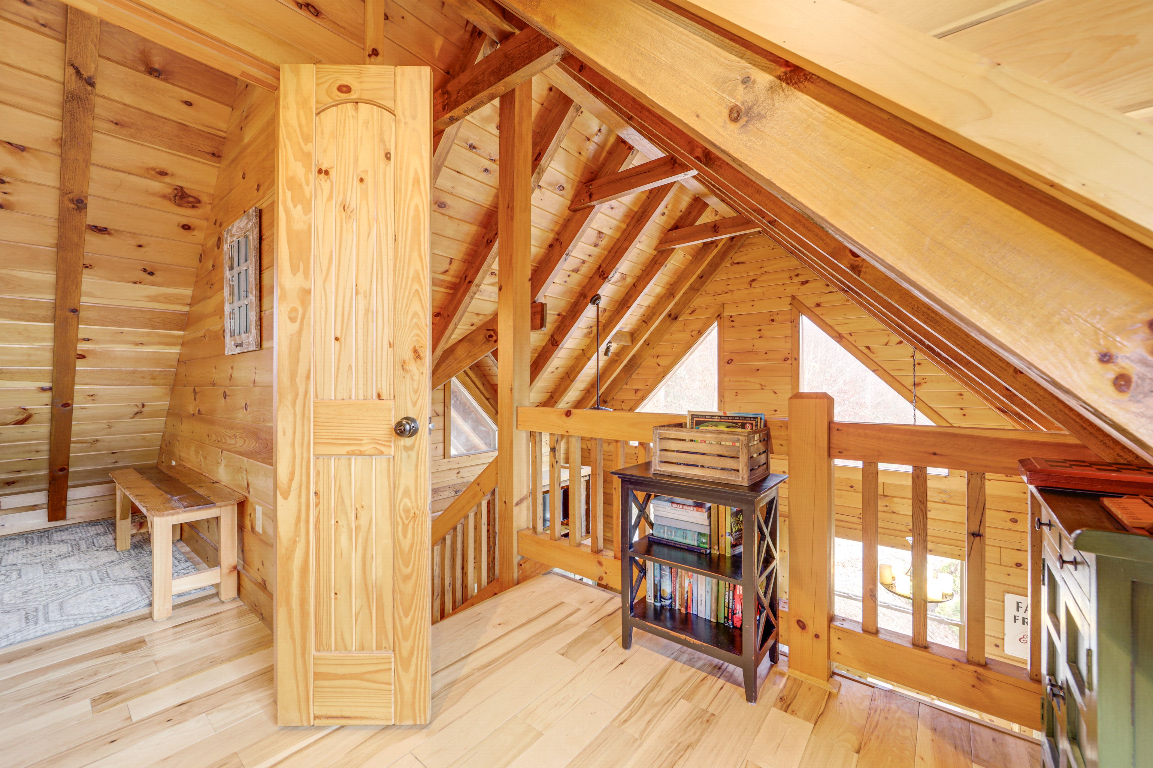 Loft Landing | Books | Swing | 2nd Level