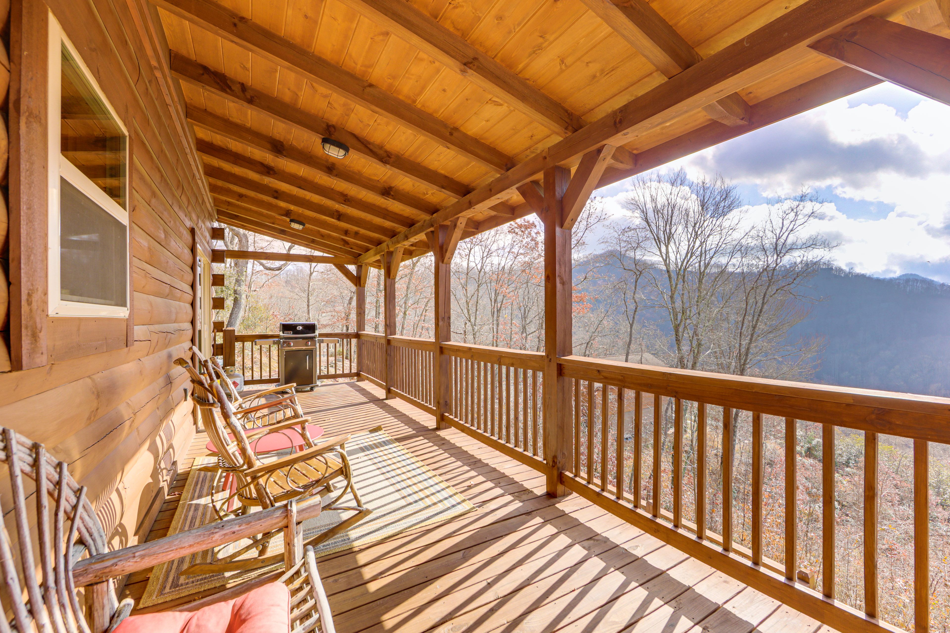 Upper Deck | Gas Grill