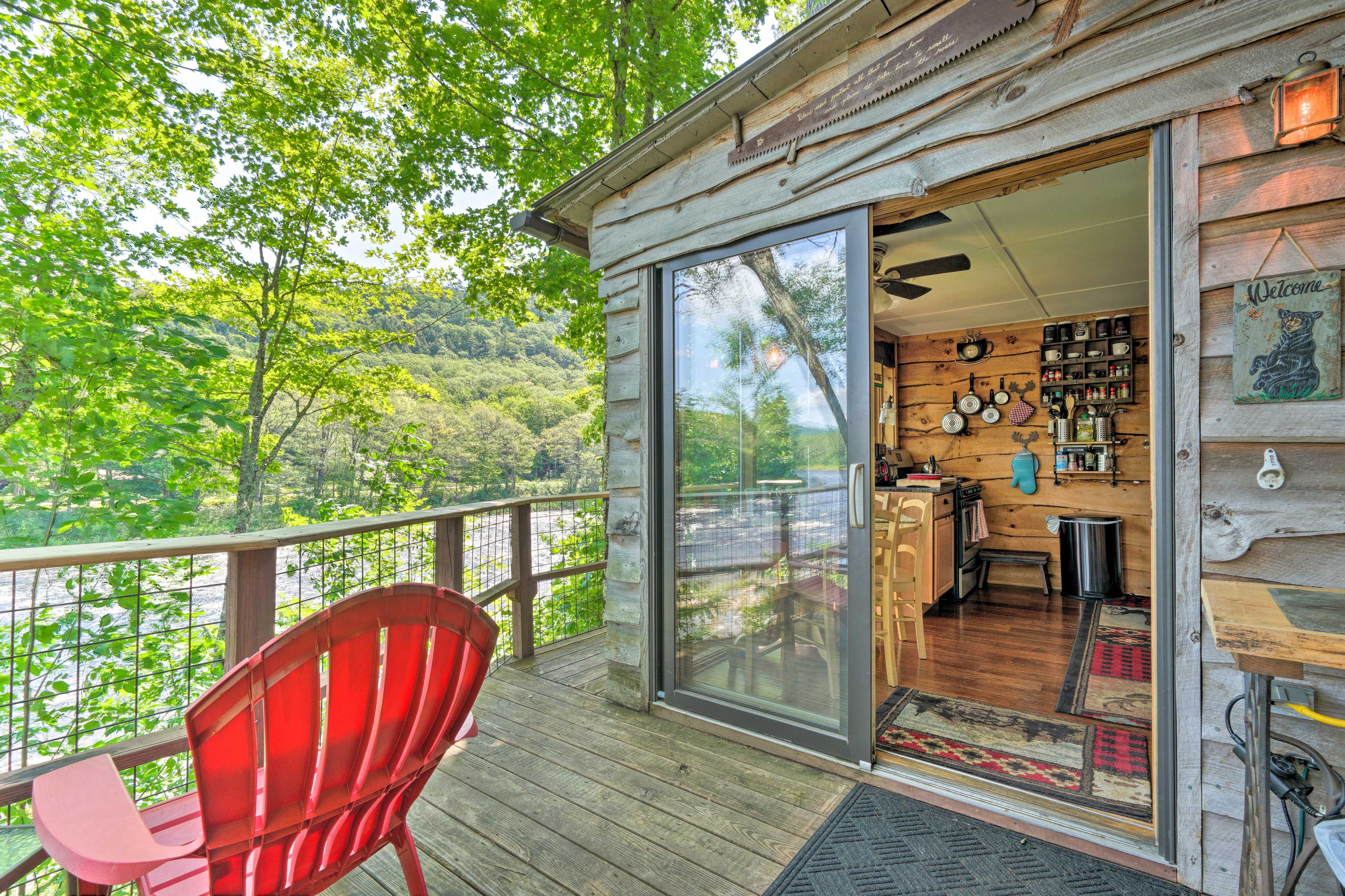Furnished Deck