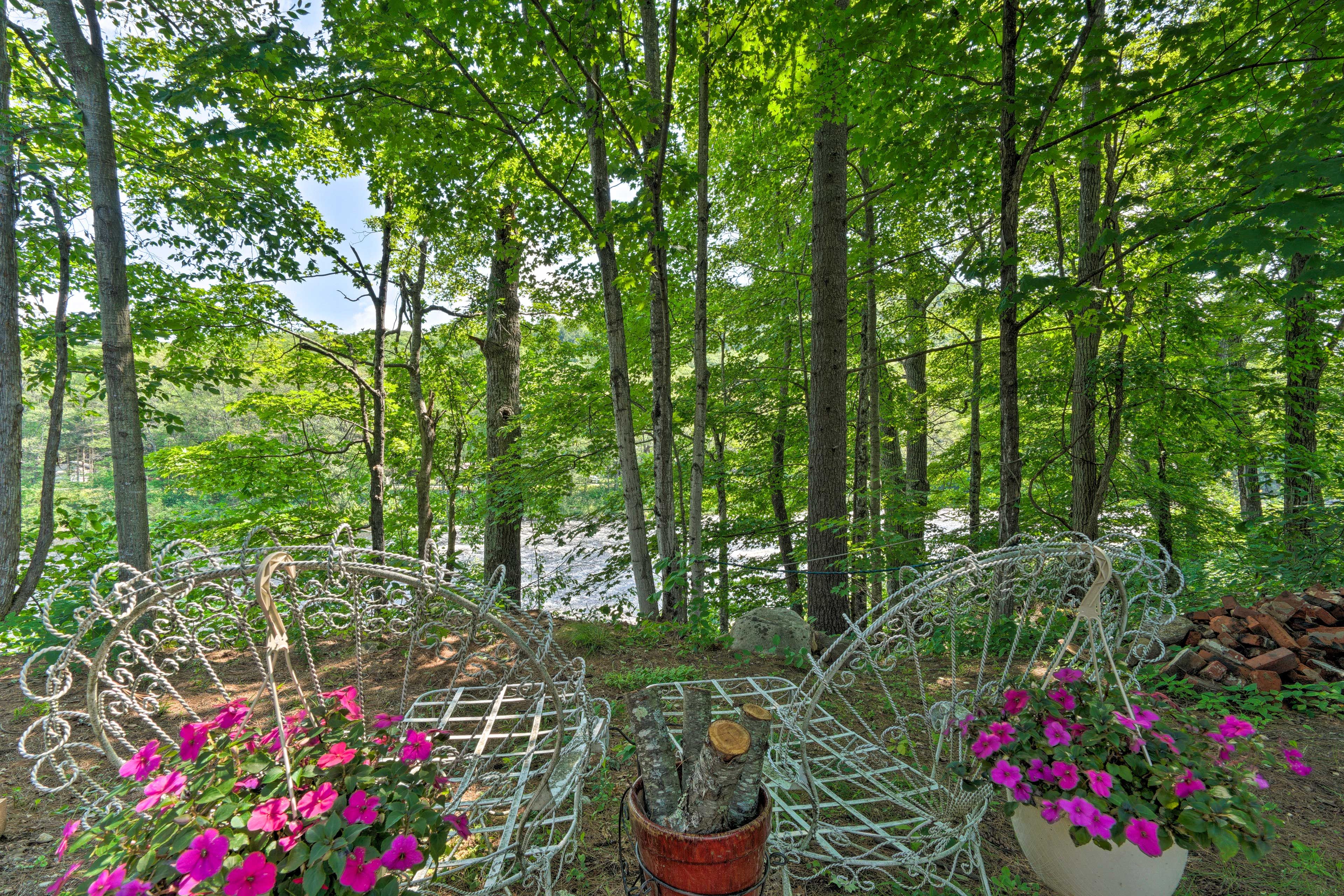 Ample Outdoor Seating