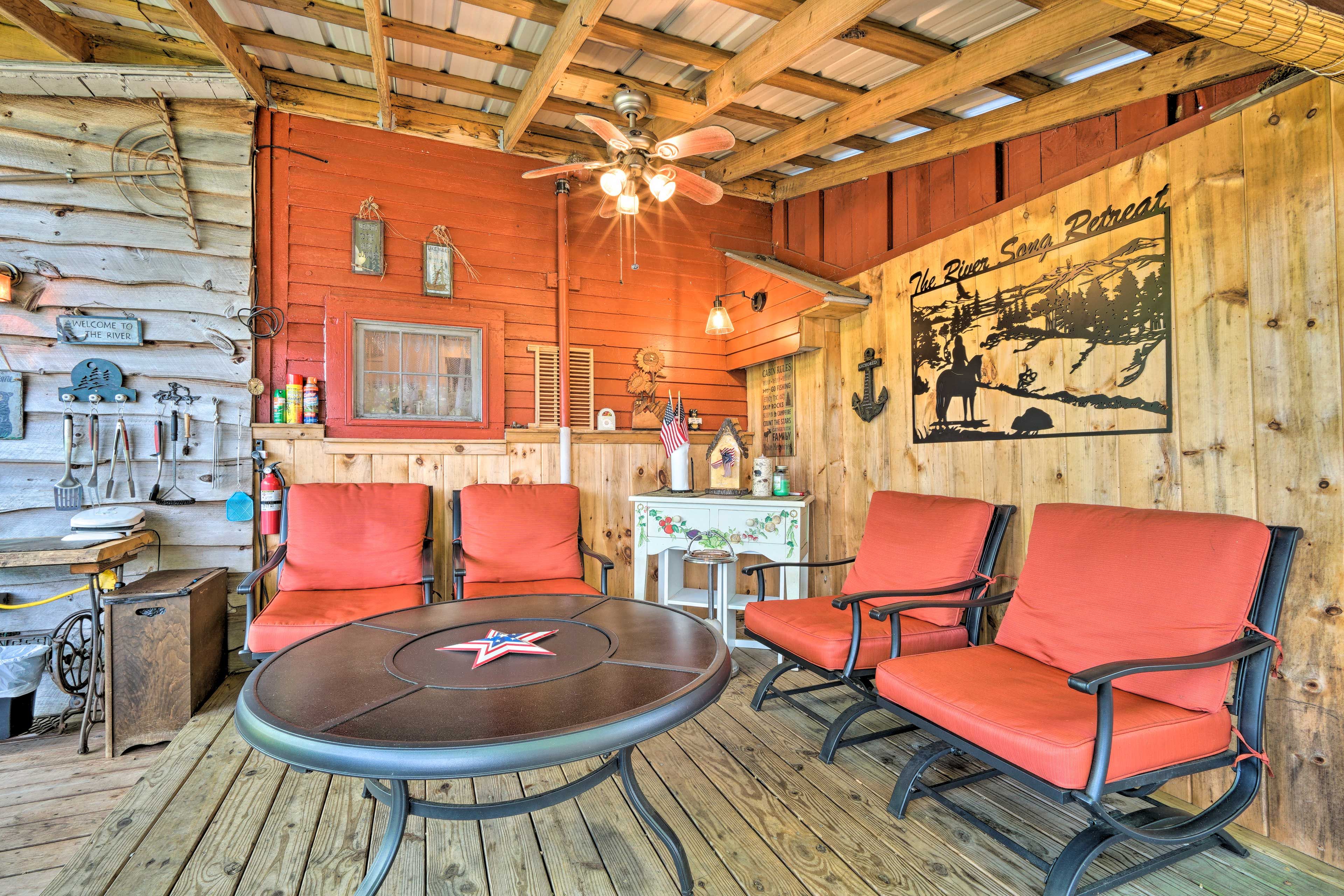 Furnished Deck | Covered Sitting Area
