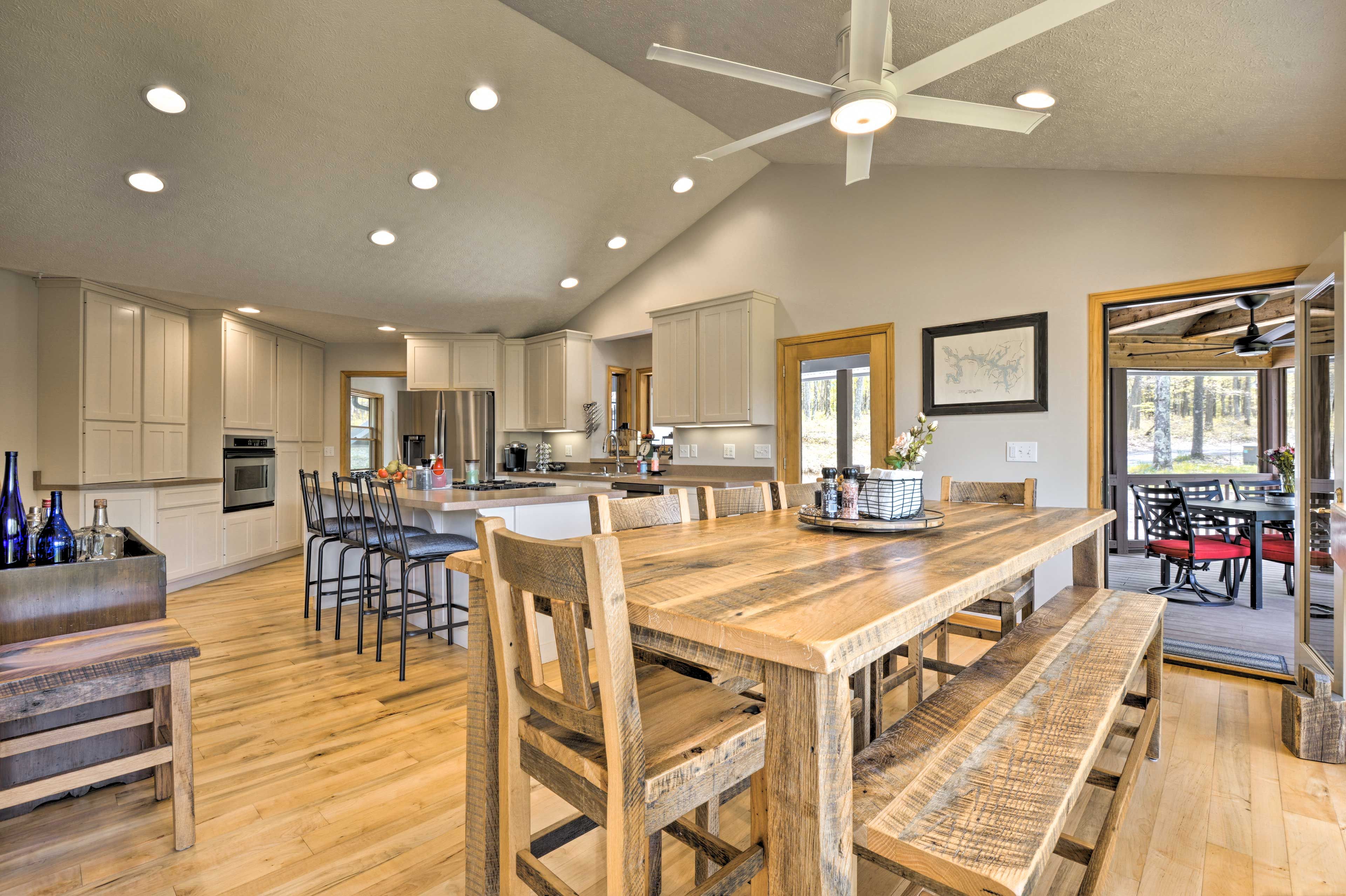 Dining Area | Dishware & Flatware
