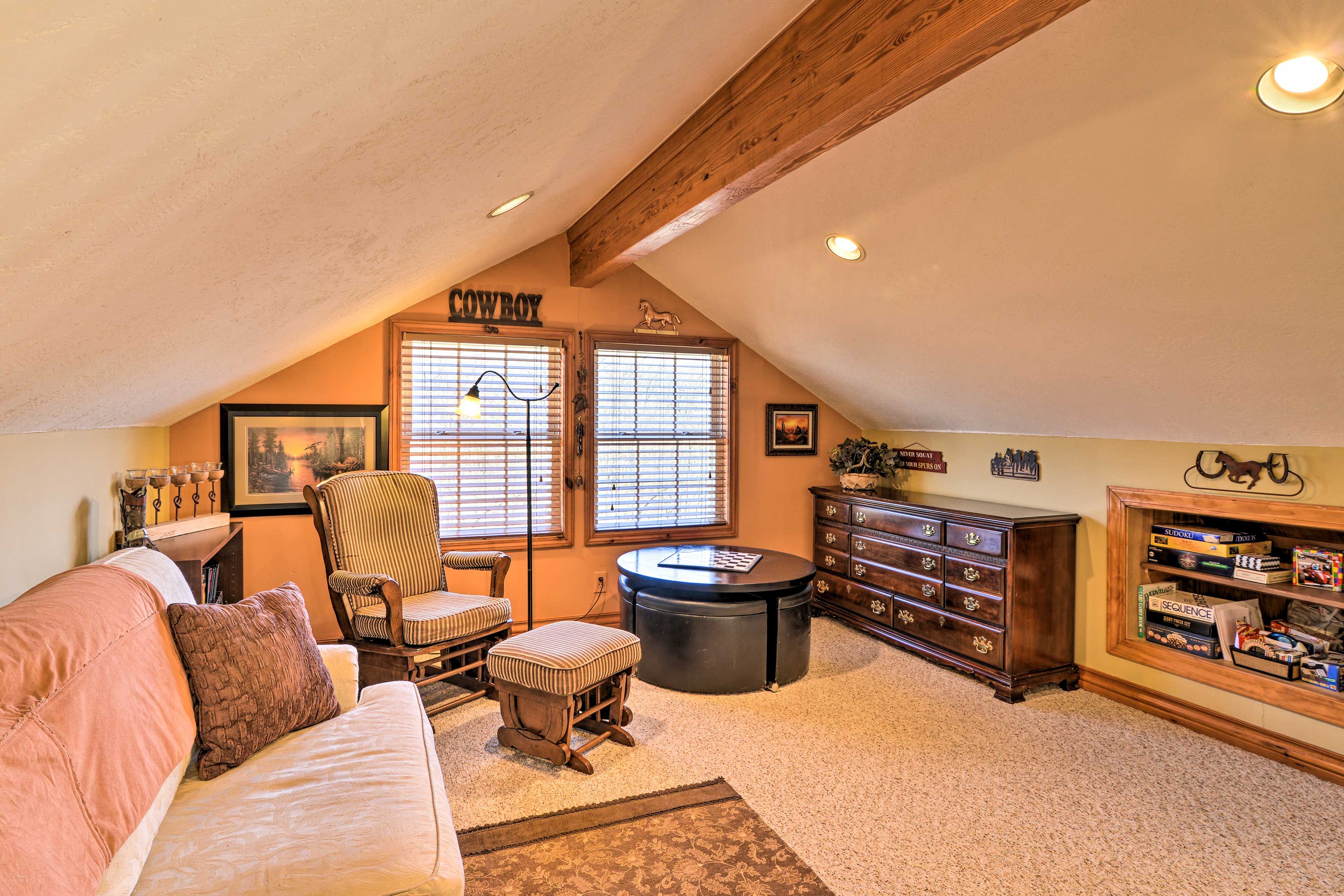 Loft | Sleeper Sofa | Smart TV | 2nd Floor