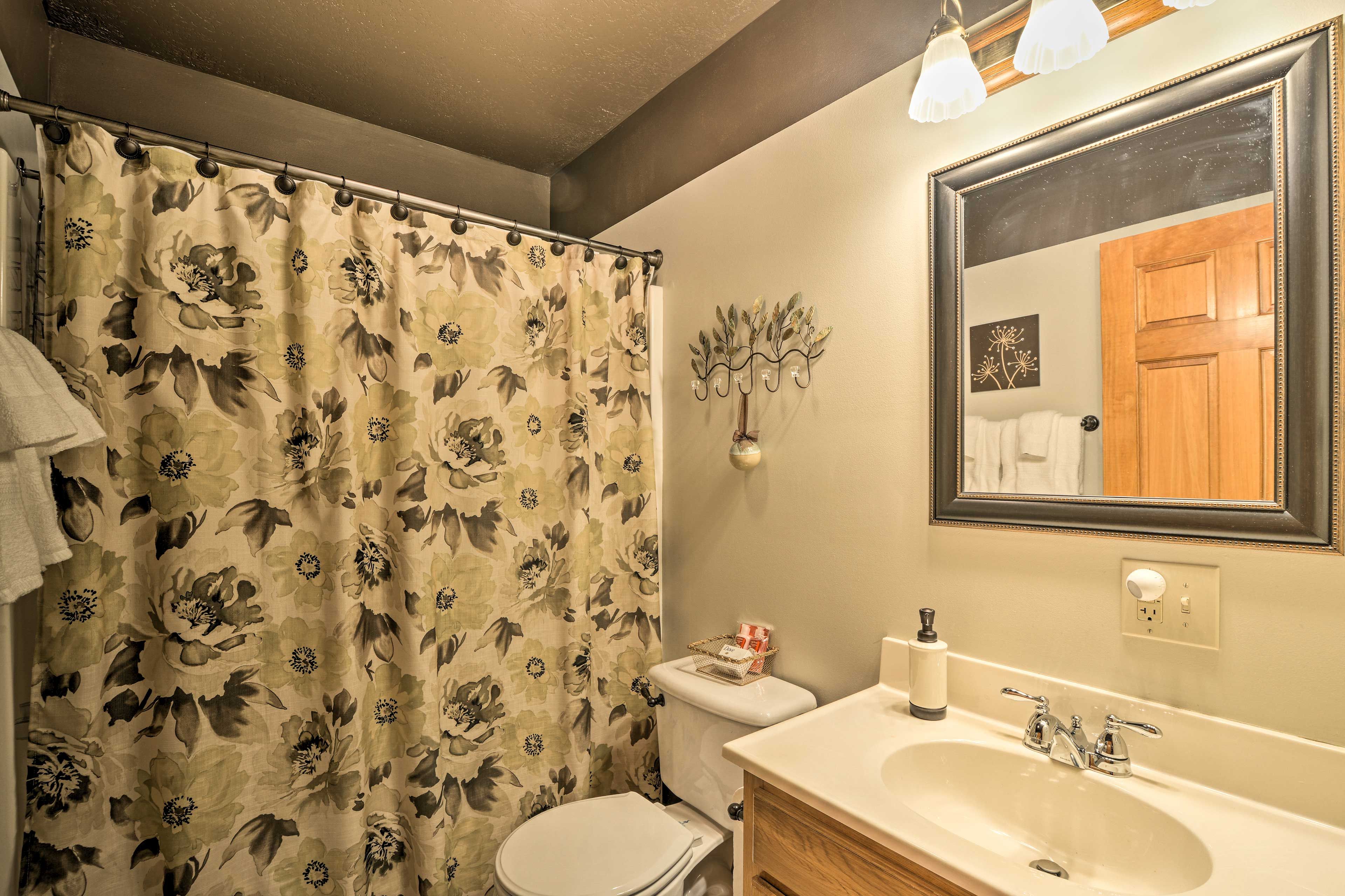 Bathroom | 1st Floor