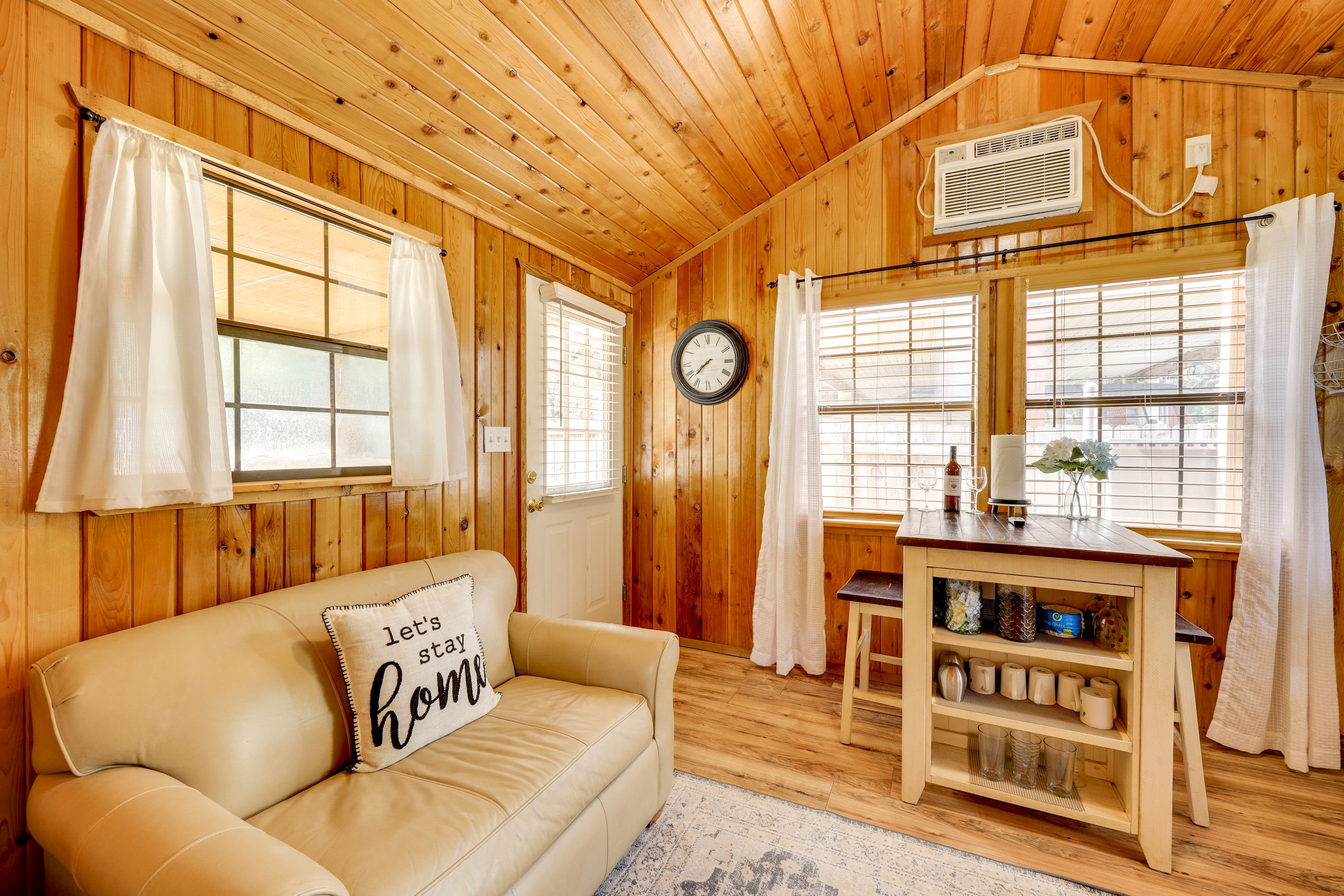 Canyon Lake Vacation Rental | 1BD | 1BA | 400 Sq Ft | Steps Required