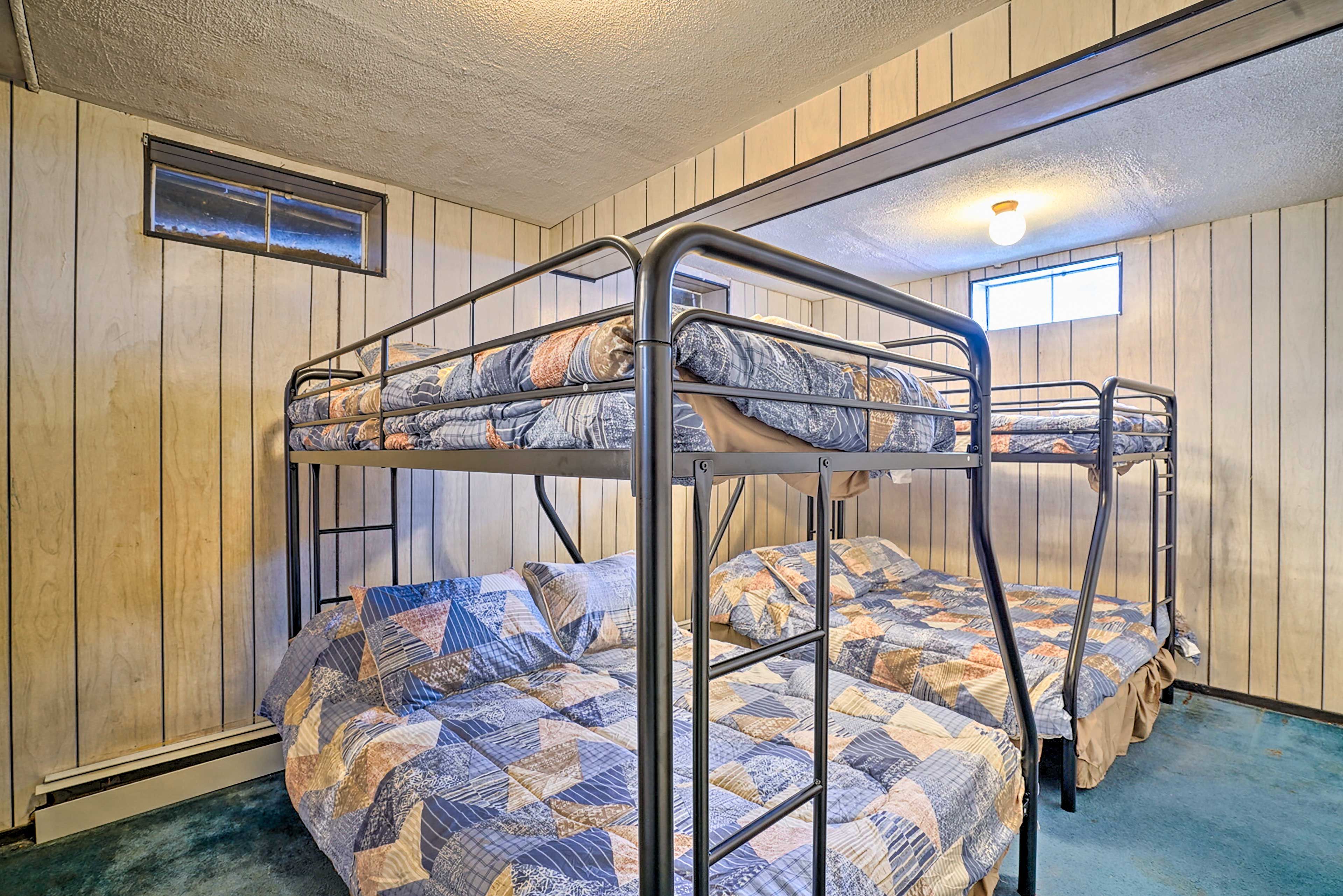Bedroom 2 | 2 Twin/Full Bunk Beds