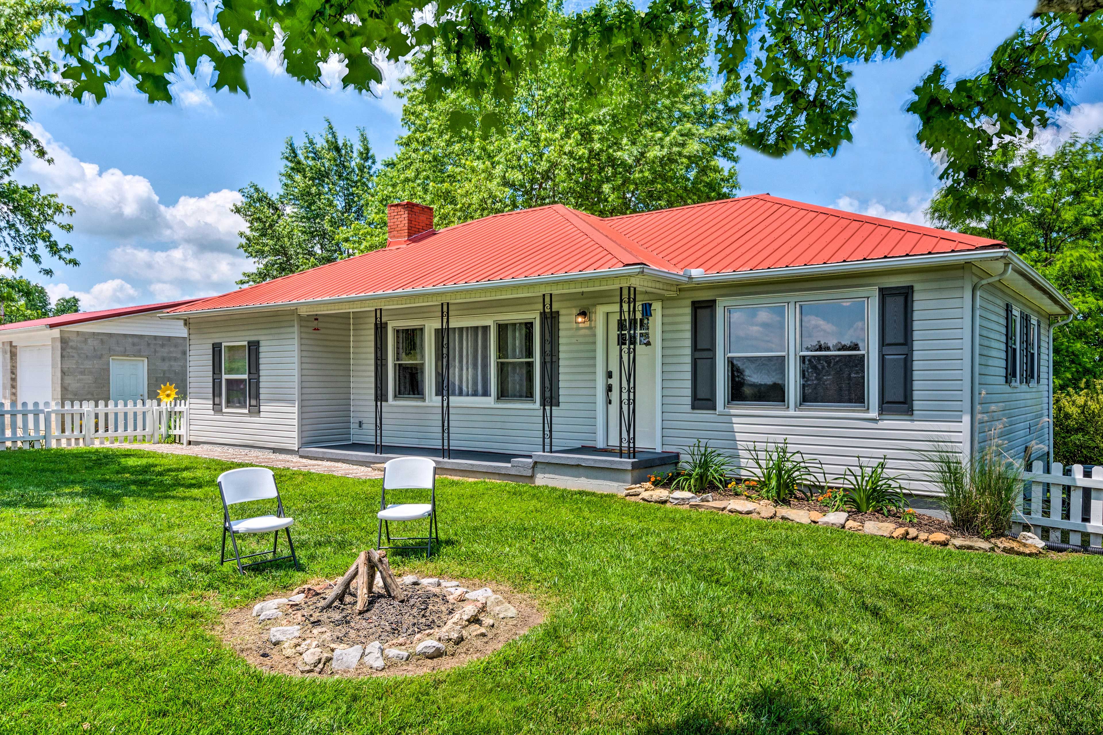 Monroe Vacation Rental | 3BR | 1BA | 1,326 Sq Ft | 3 Steps Required
