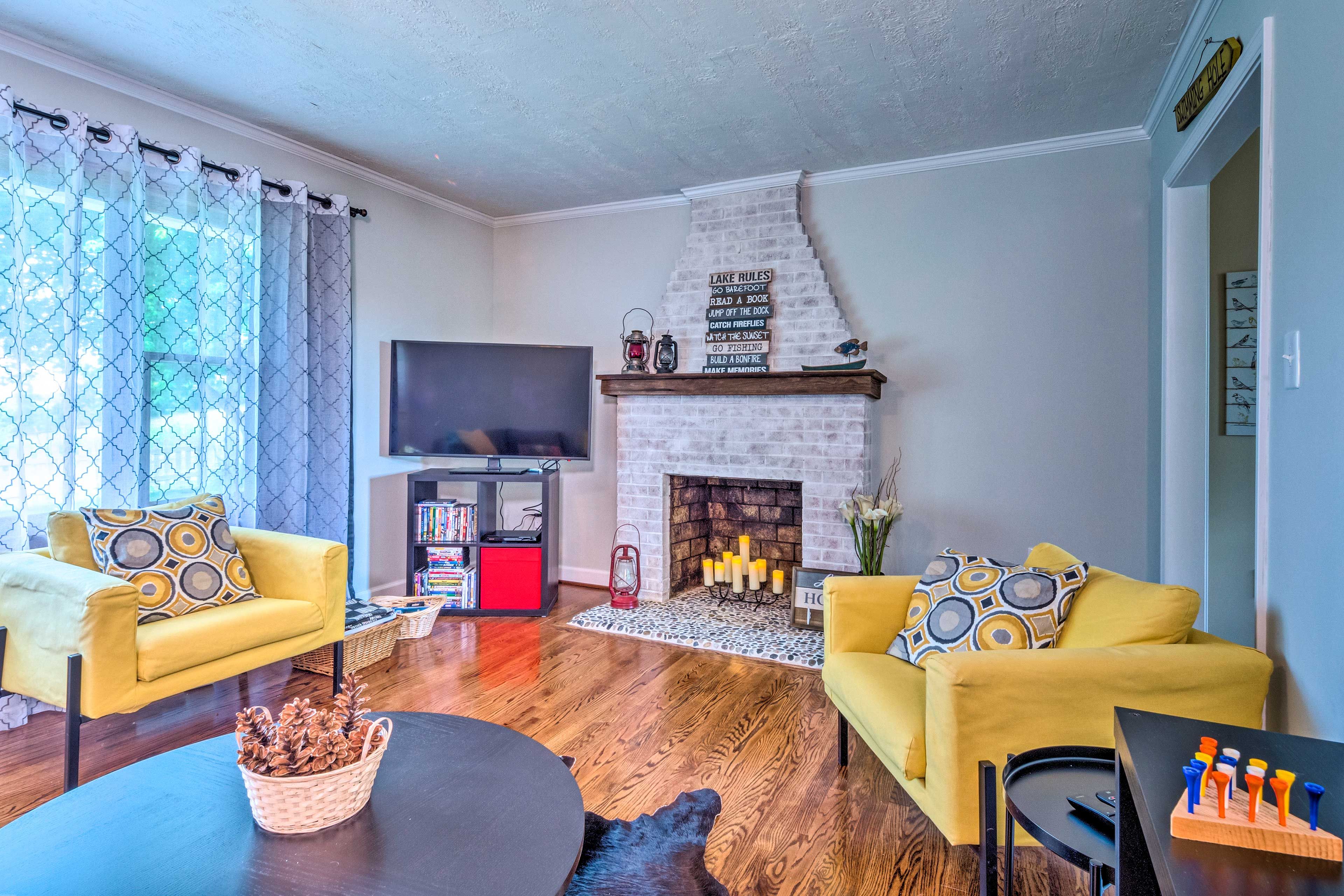 Living Room | Smart TV | Free WiFi | Board Games