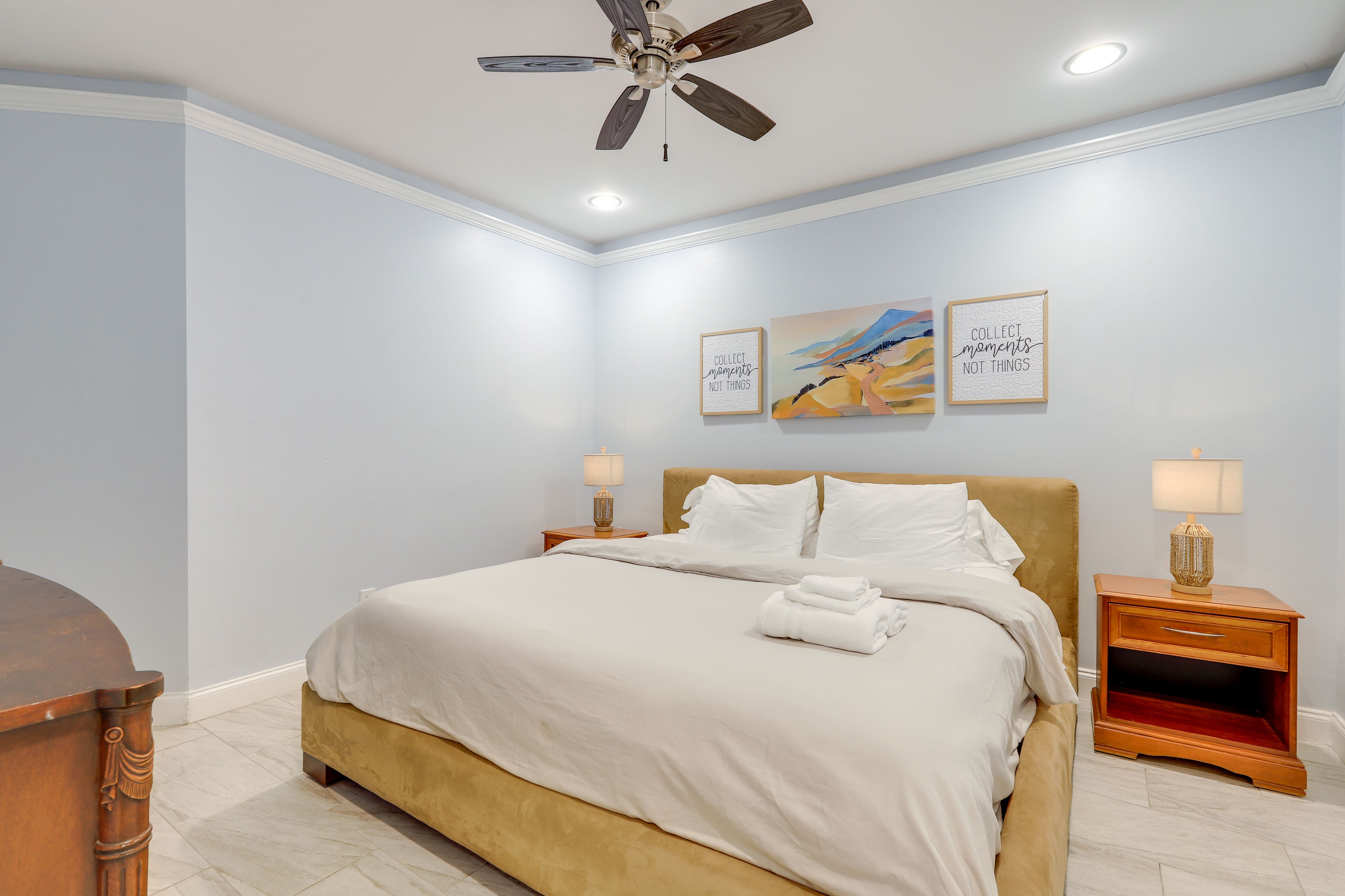 Bedroom 6 | Queen Bed