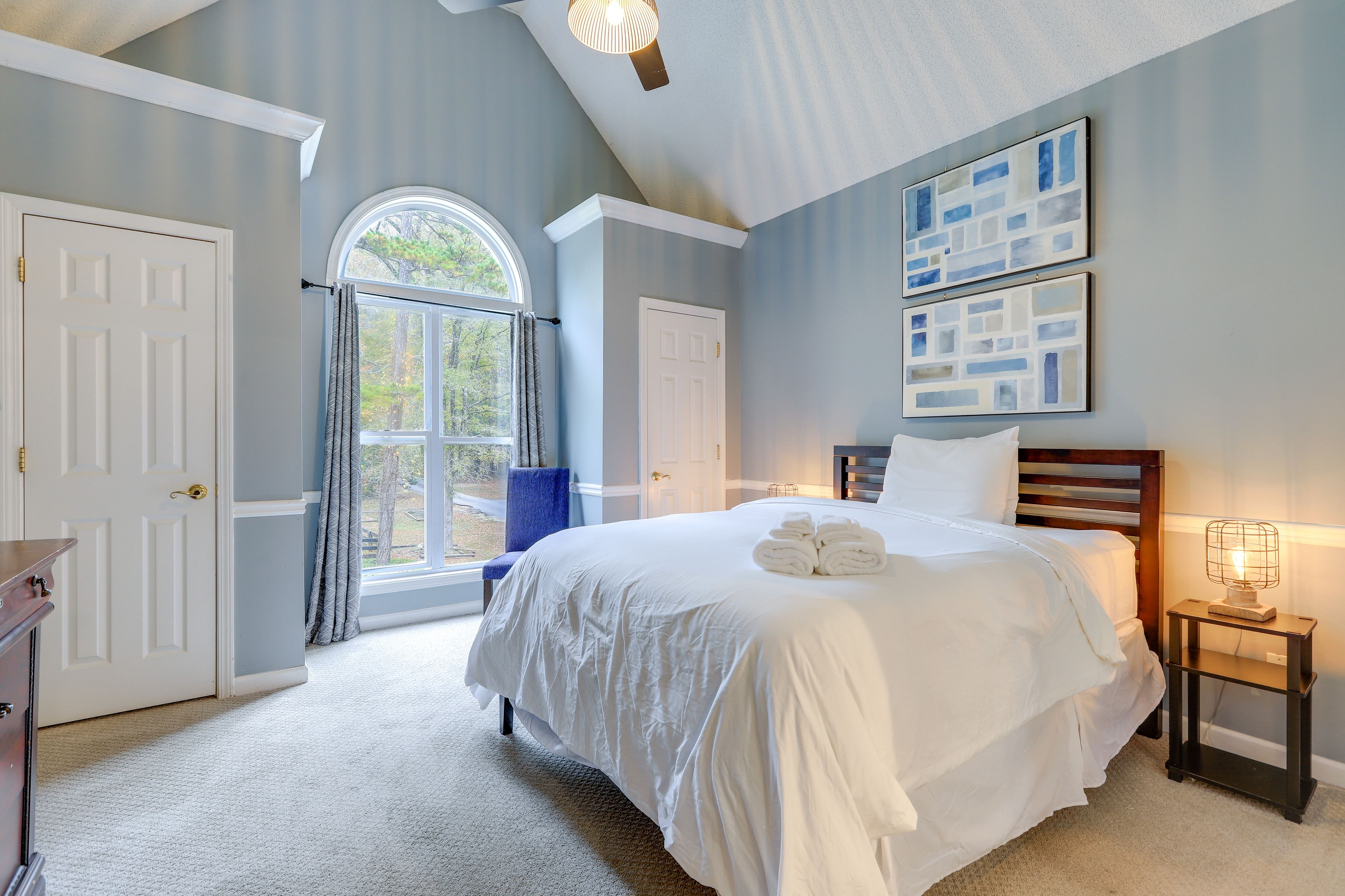 Bedroom 2 | Queen Bed